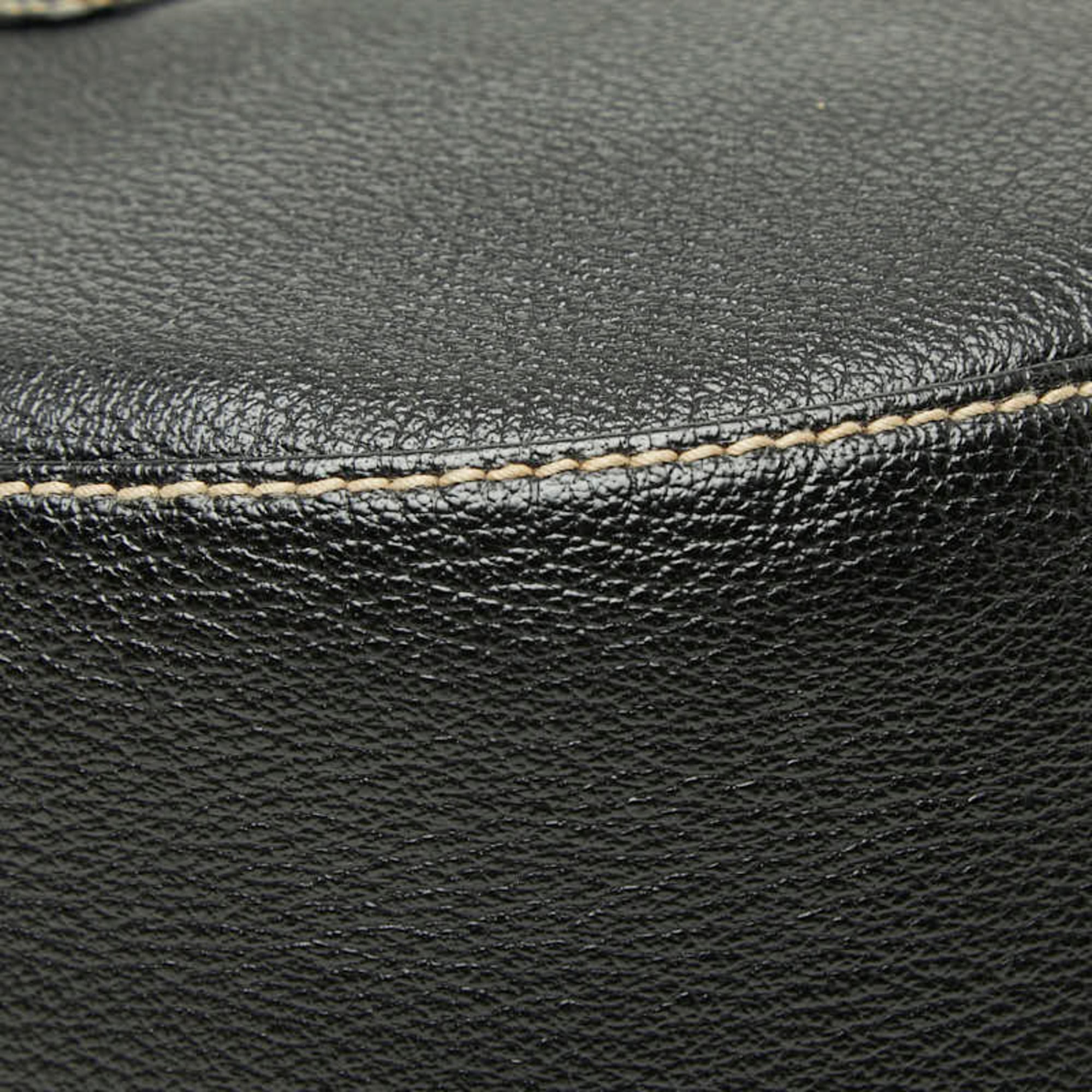 Bvlgari Black Leather Shoulder Bag (Pre-Owned)