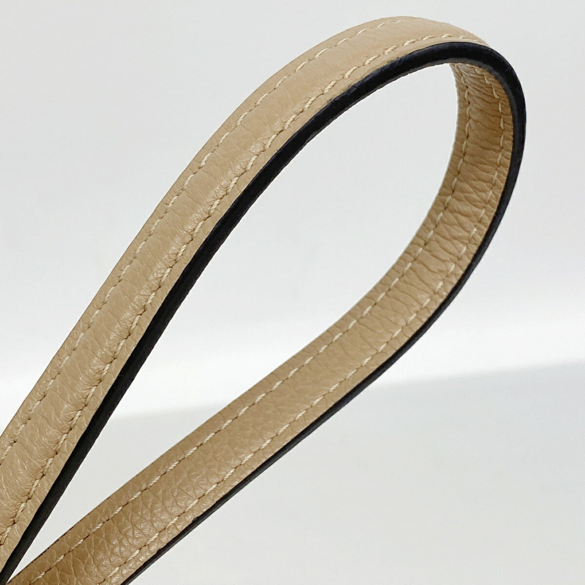 Louis Vuitton Beige Shoulder Bag (Pre-Owned)