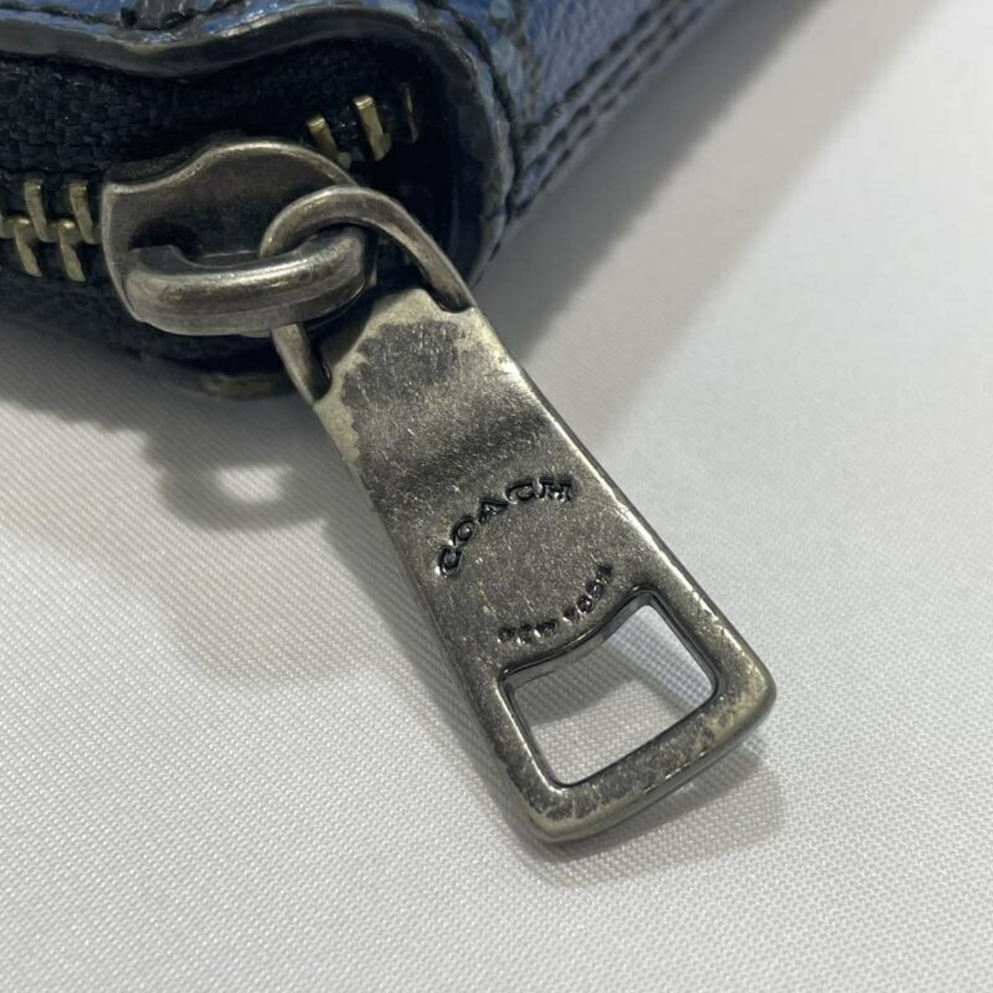 Coach Blue Clutch Bag (Pre-Owned)