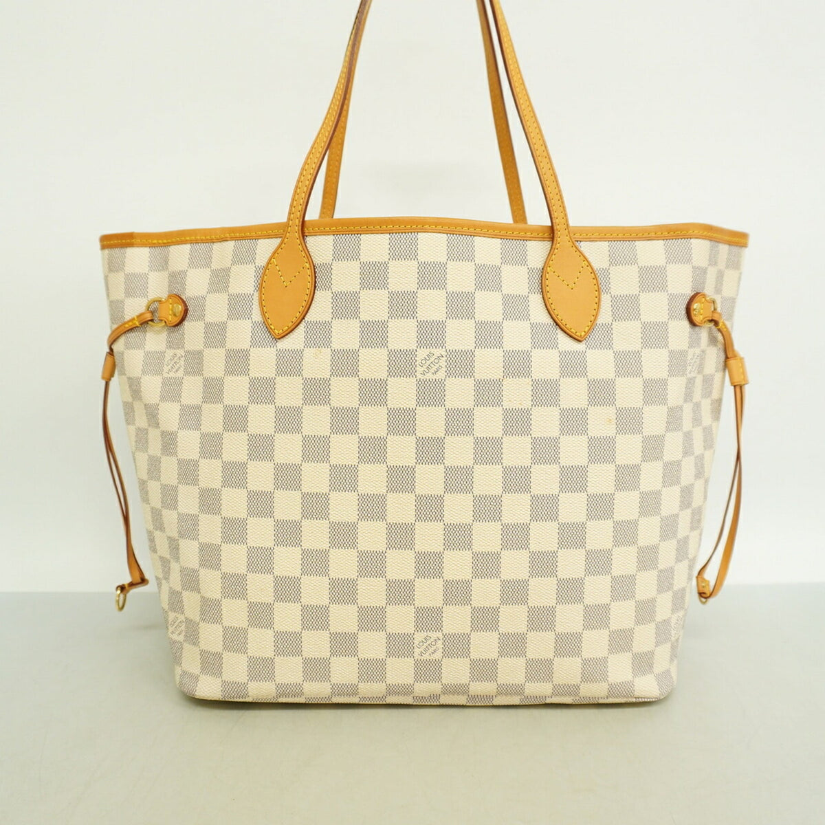Louis Vuitton White Tote Bag (Pre-Owned)
