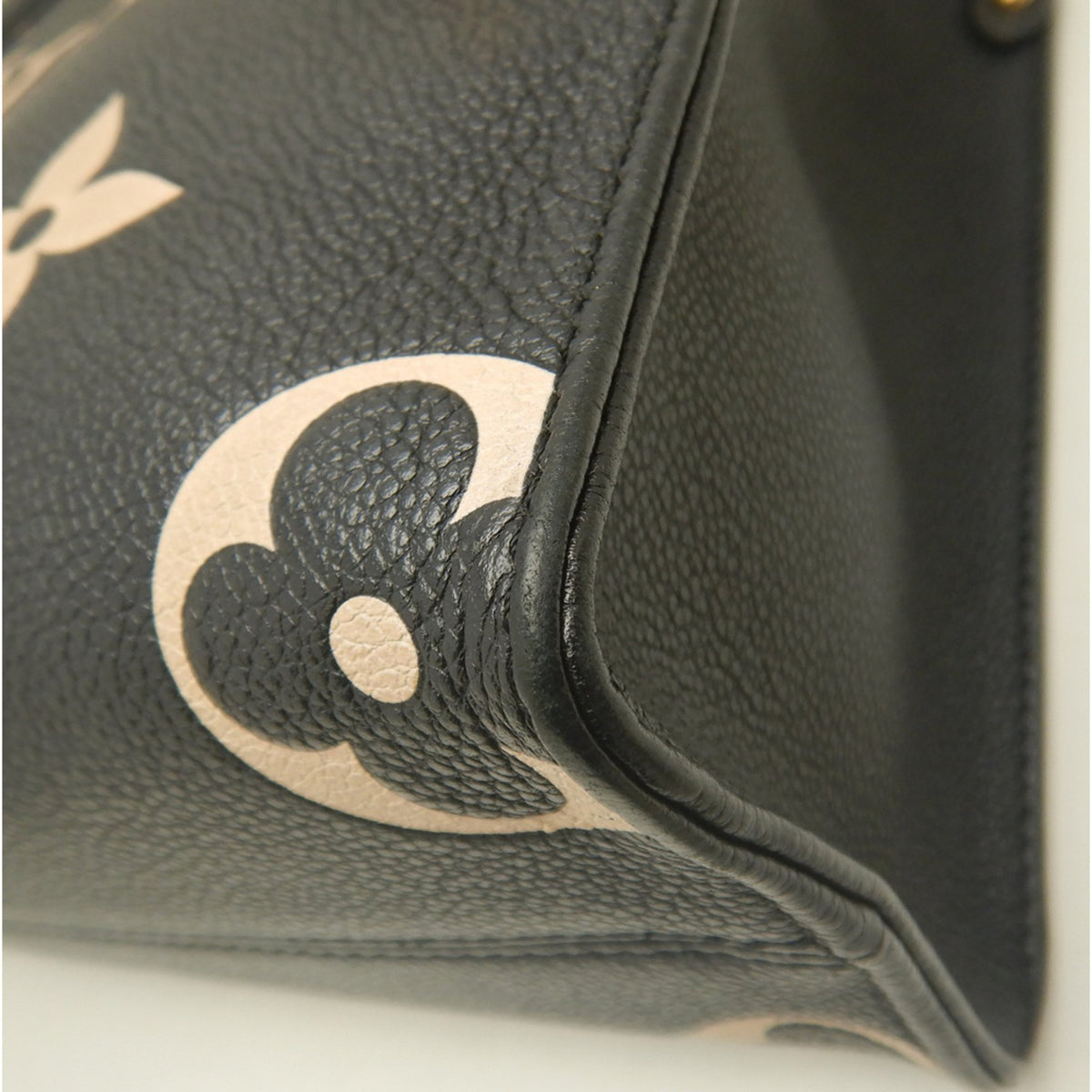 Louis Vuitton Noir Leather Tote Bag (Pre-Owned)