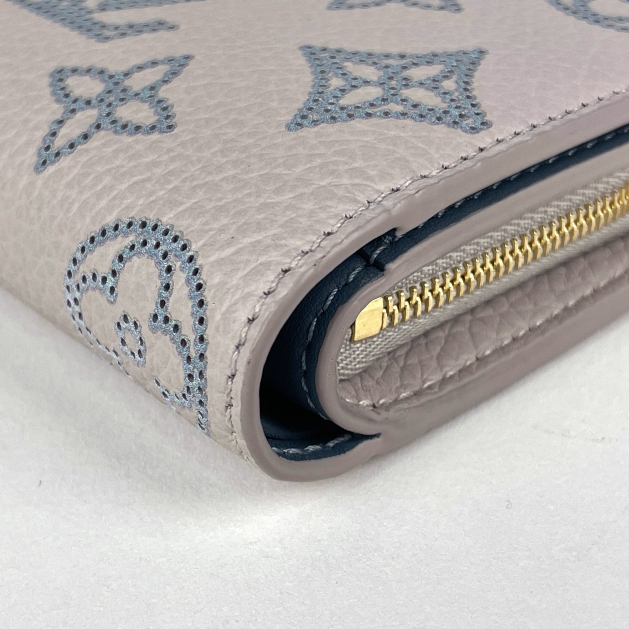 Louis Vuitton Mahina Mahina Leather Wallet (Bi-Fold) (Pre-Owned)
