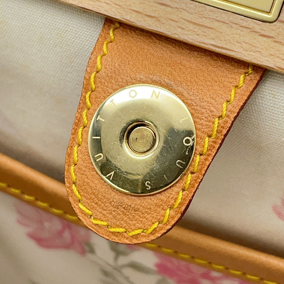 Louis Vuitton Blanc Monogram Satin Handbag (Pre-Owned)