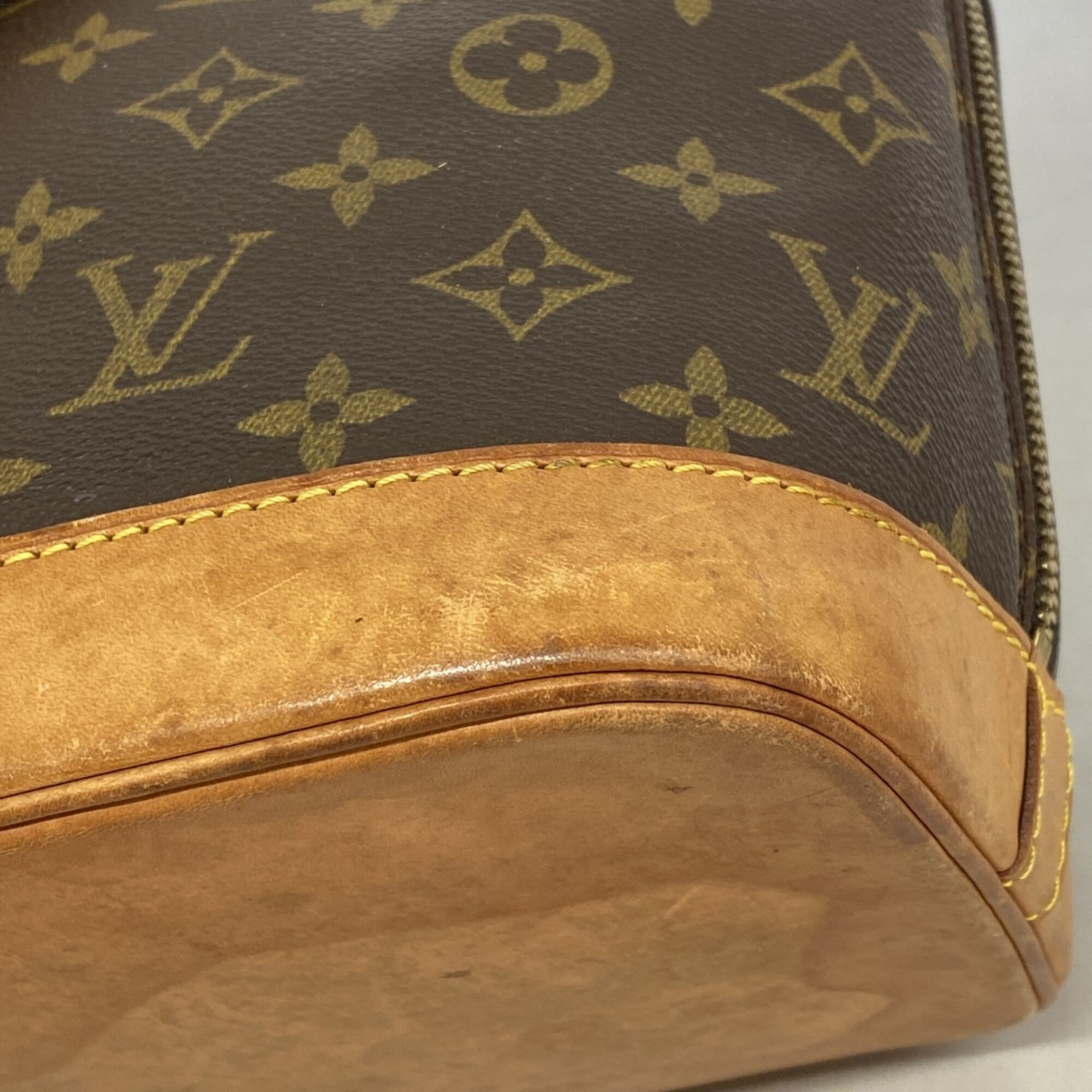 Louis Vuitton Brown Handbag (Pre-Owned)