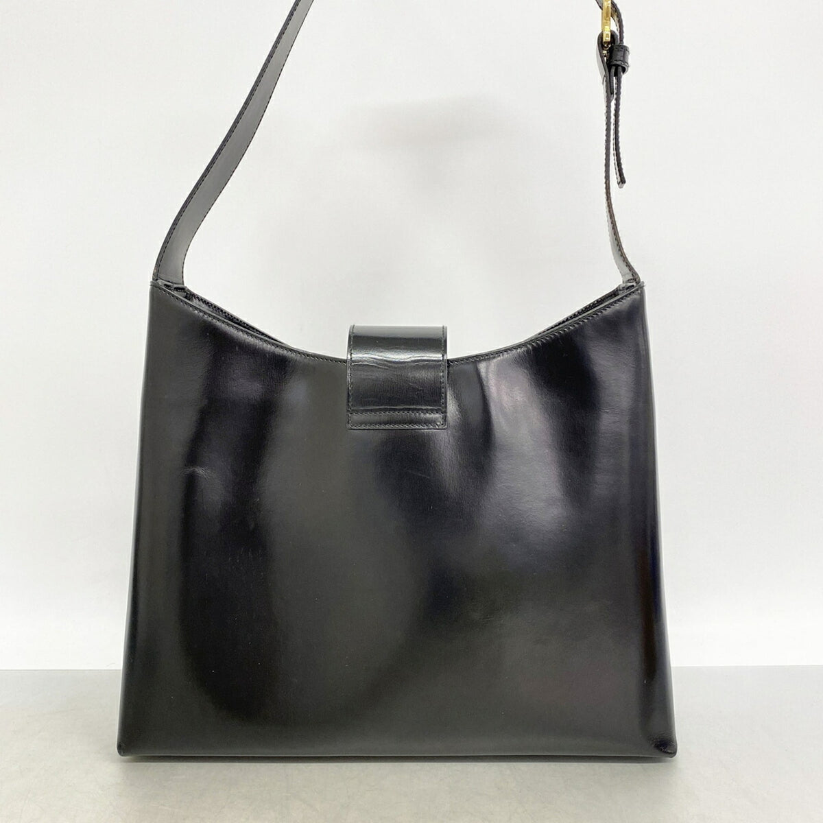 Salvatore Ferragamo Black Leather Shoulder Bag (Pre-Owned)
