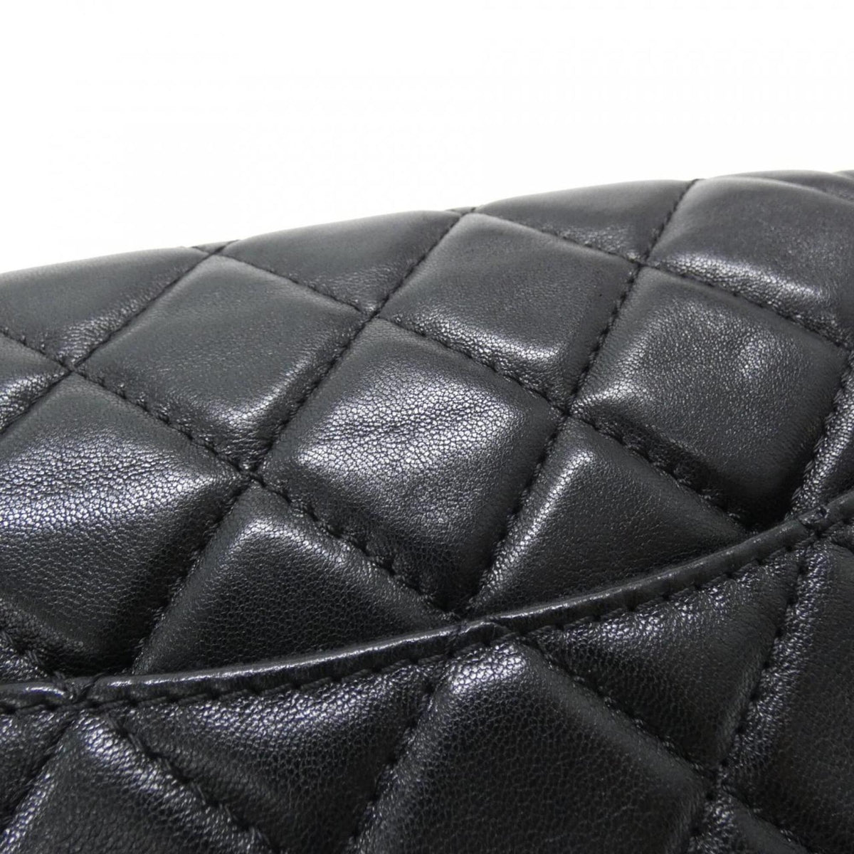 Chanel Black Leather Shoulder Bag (Pre-Owned)
