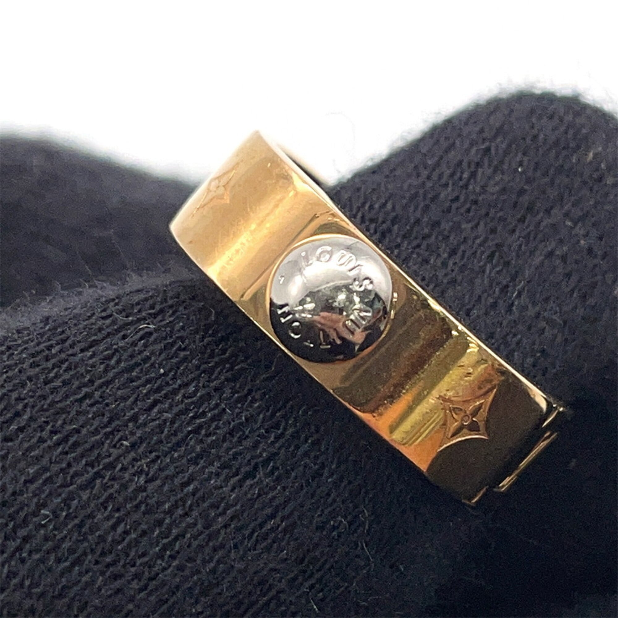 Louis Vuitton Gold Metal Band Ring (Pre-Owned)
