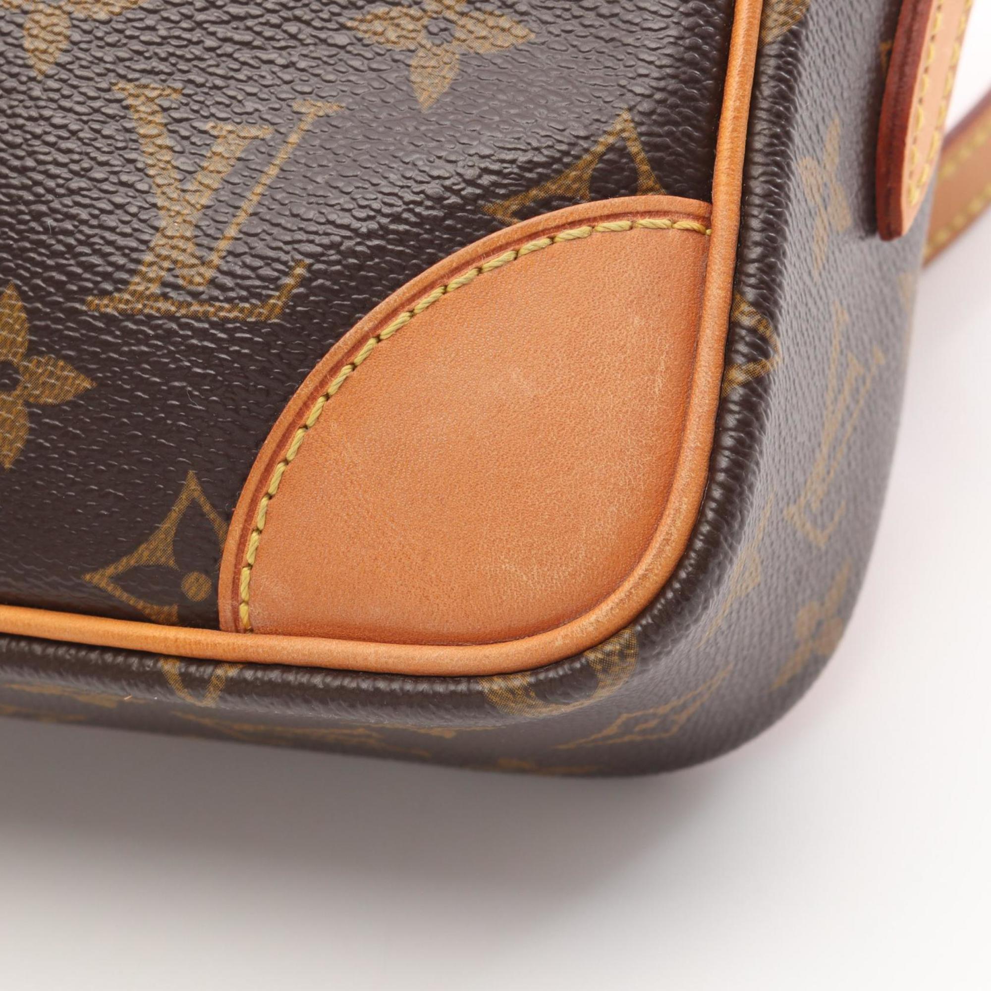 Louis Vuitton Brown Coated Canvas Leather Handbag Shoulder Bag (Pre-Owned)