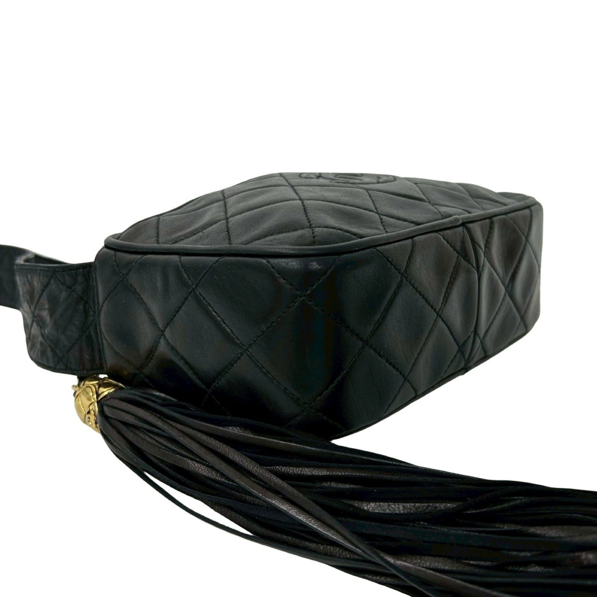 Chanel Black Leather Shoulder Bag (Pre-Owned)