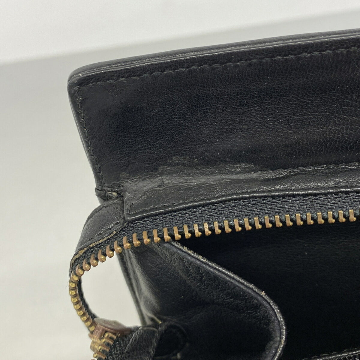Chanel Black Leather Shoulder Bag (Pre-Owned)