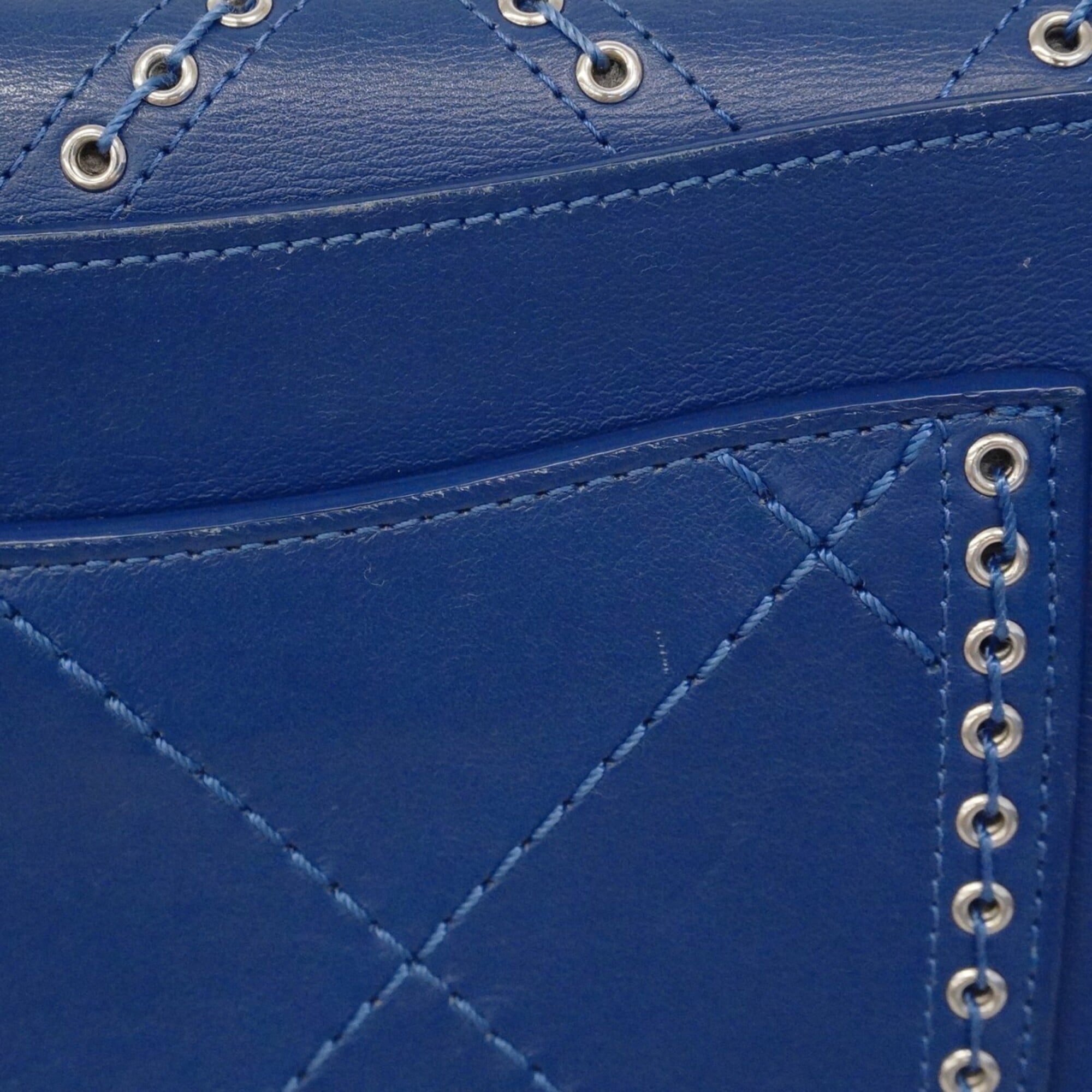 Chanel Blue Leather Shoulder Bag (Pre-Owned)