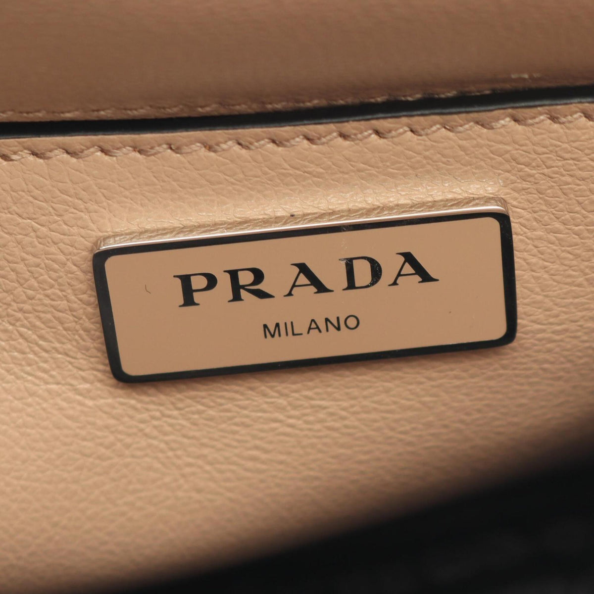 Prada Beige Leather Handbag Shoulder Bag (Pre-Owned)