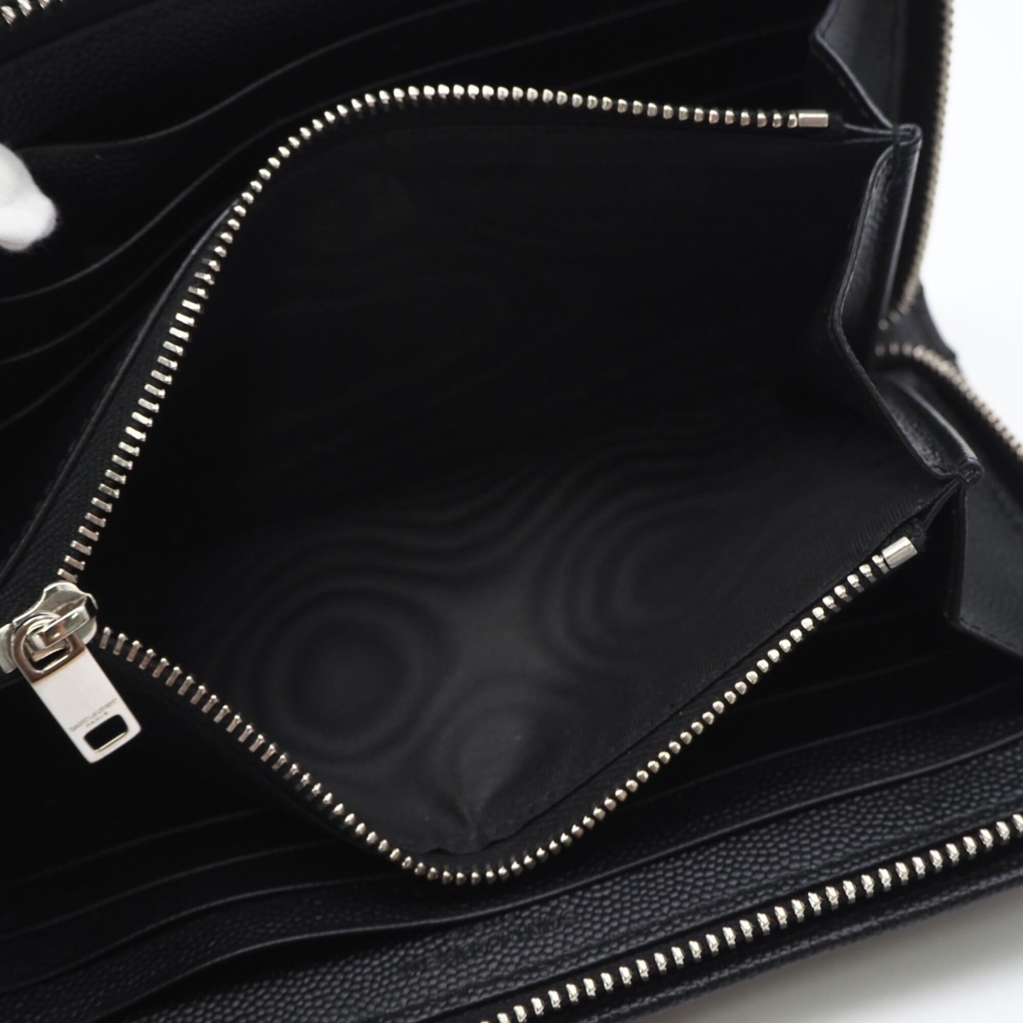 Yves Saint Laurent Black Leather Long Wallet (Bi-Fold) (Pre-Owned)
