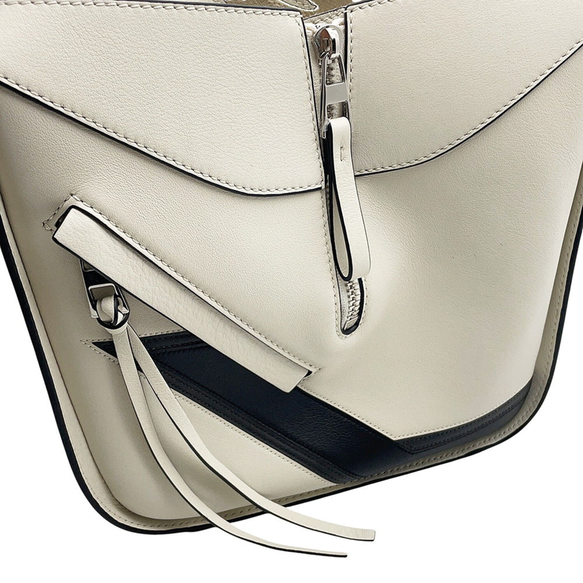 Loewe Hammock White Leather Handbag (Pre-Owned)