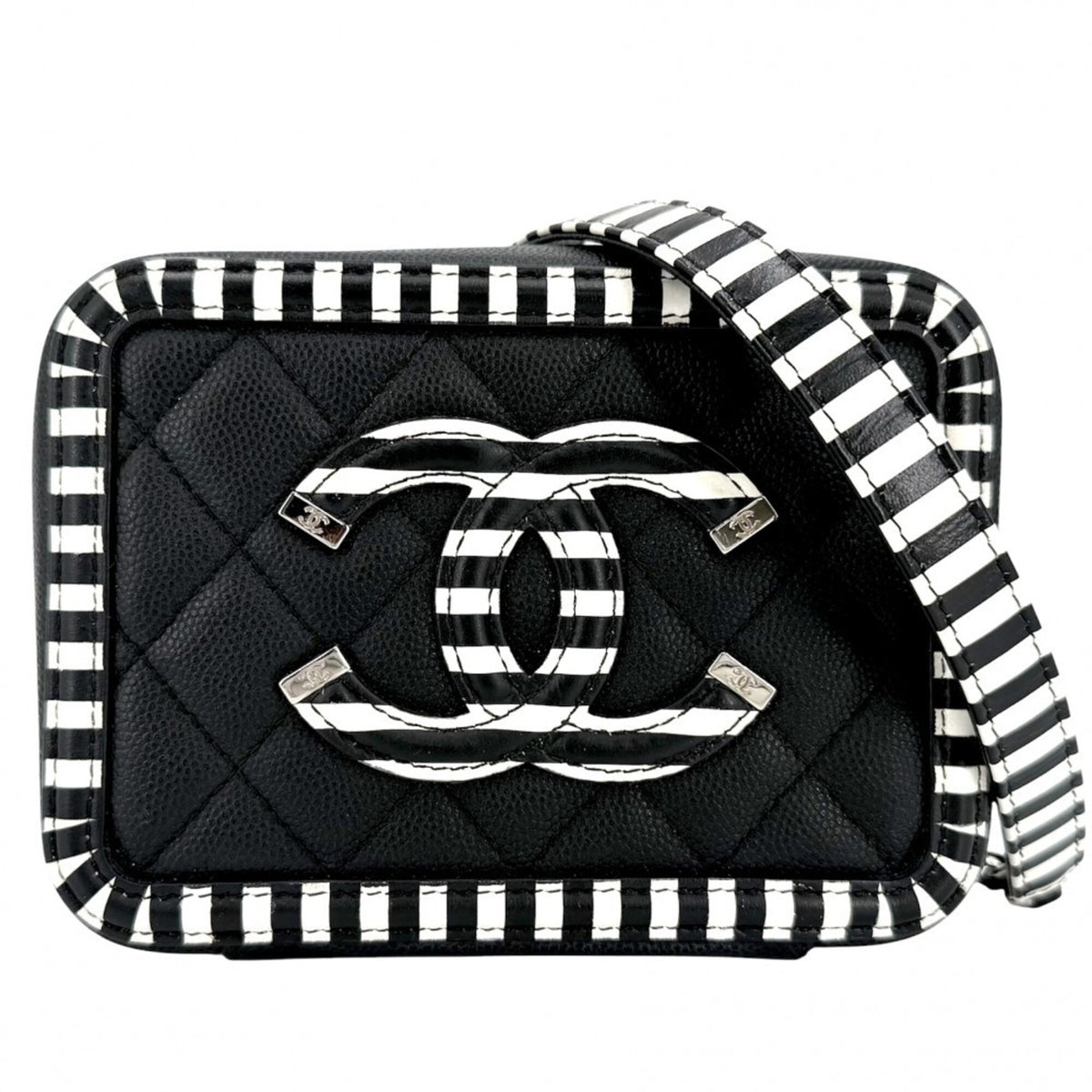 Chanel Matelasse Black Grained Calfskin Shoulder Bag (Pre-Owned)