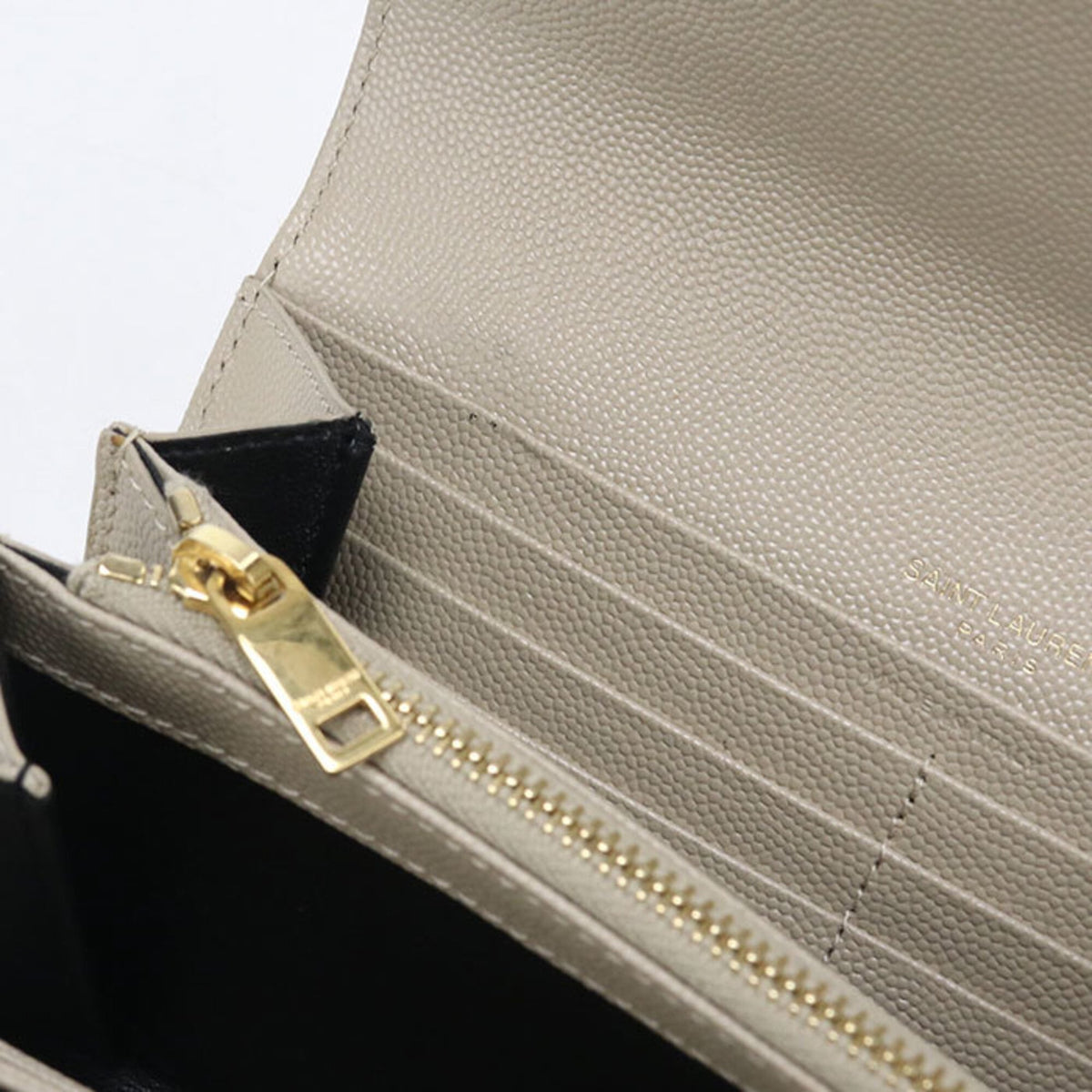 Saint Laurent Beige Leather Long Wallet (Bi-Fold) (Pre-Owned)