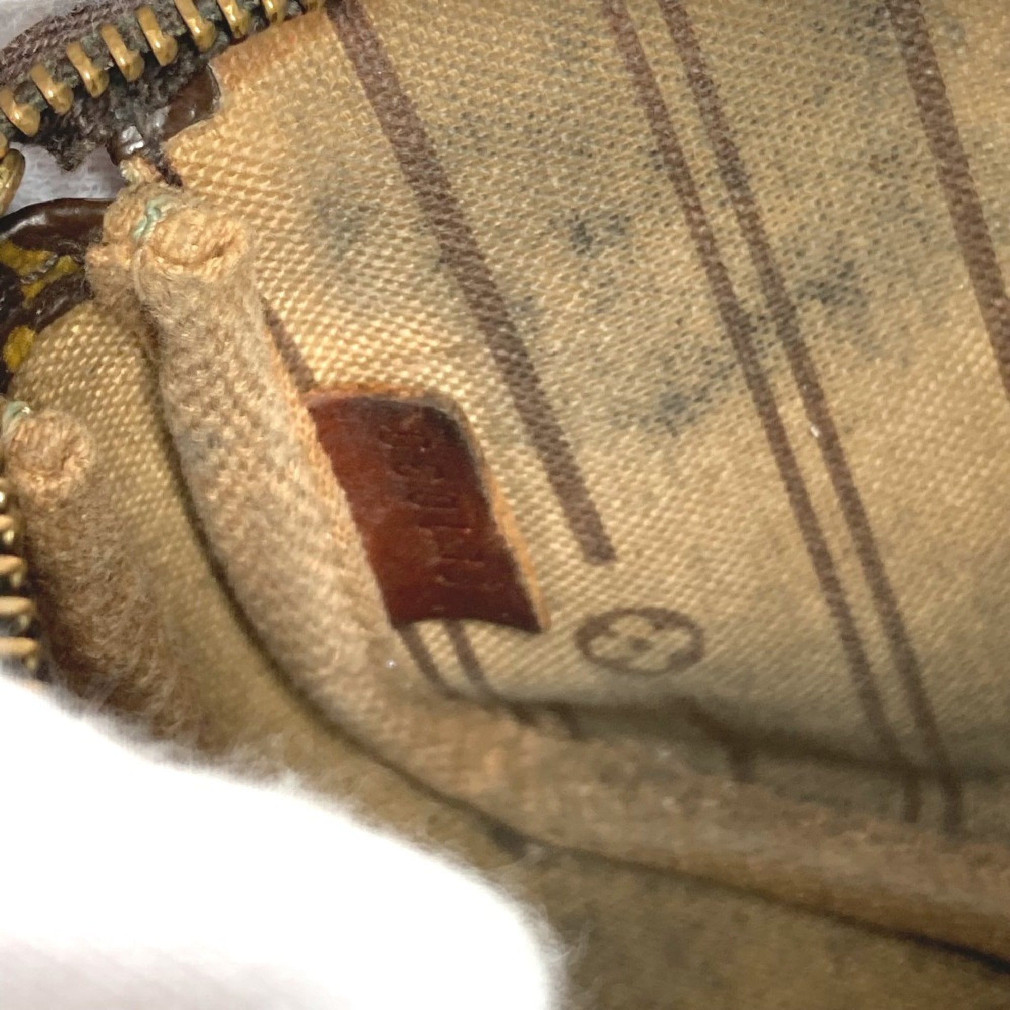 Louis Vuitton Brown Monogram Monogram Handbag Pochette Shoulder Bag (Pre-Owned)