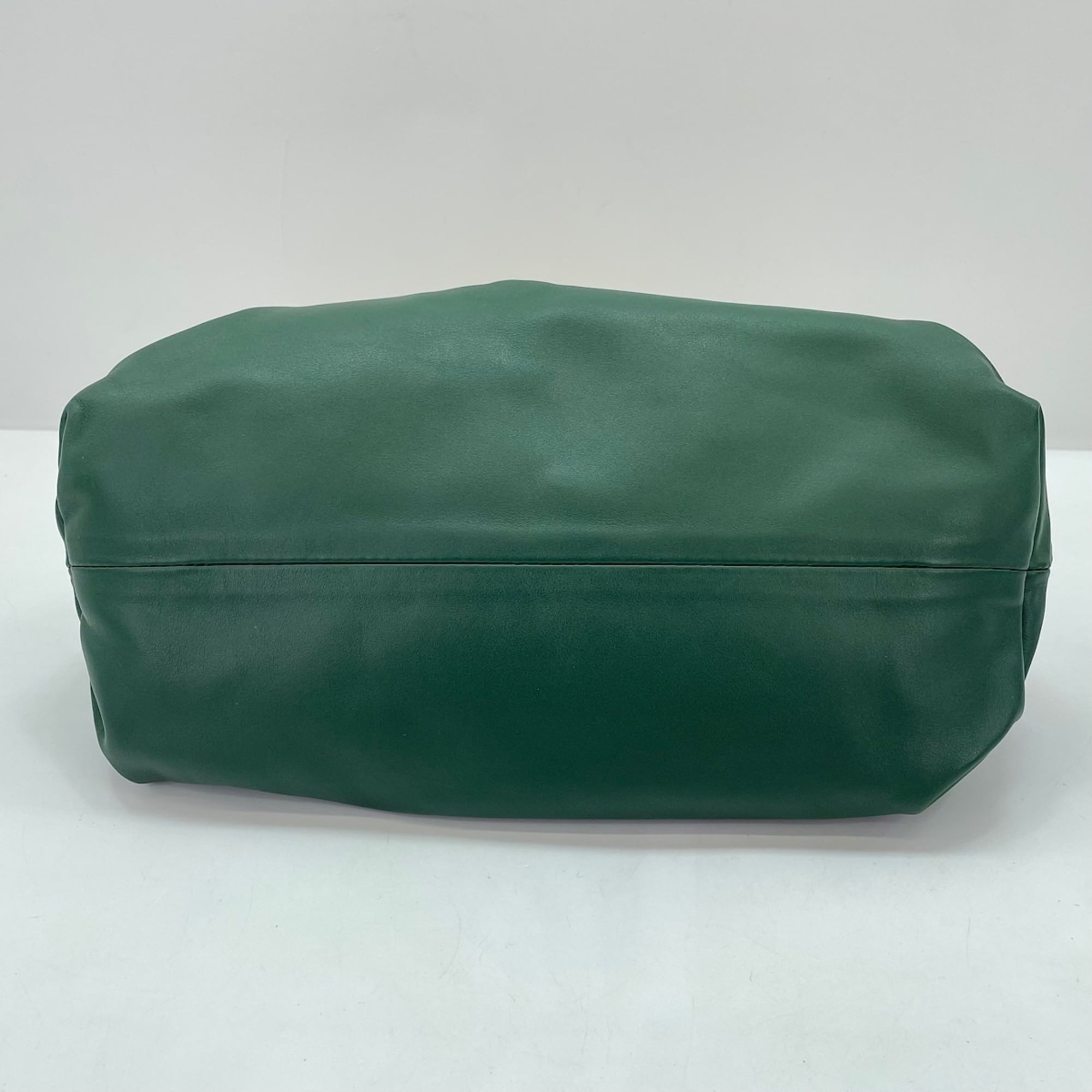 Bottega Veneta Green Pouch Shoulder Bag (Pre-Owned)