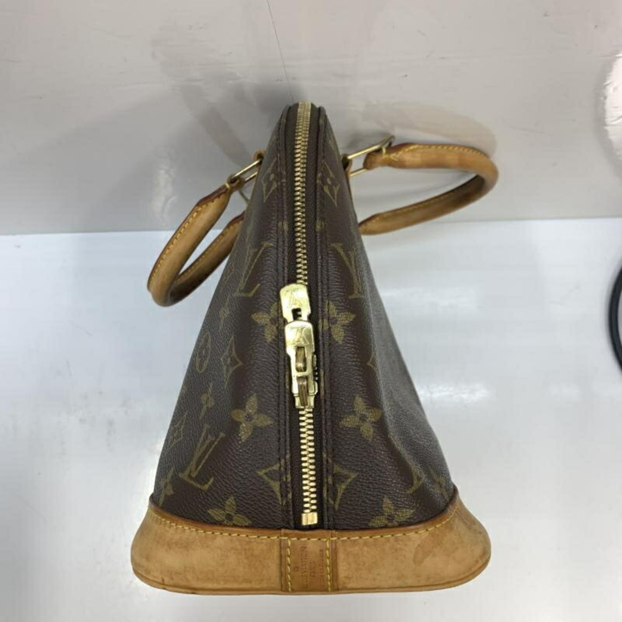 Louis Vuitton Brown Handbag (Pre-Owned)