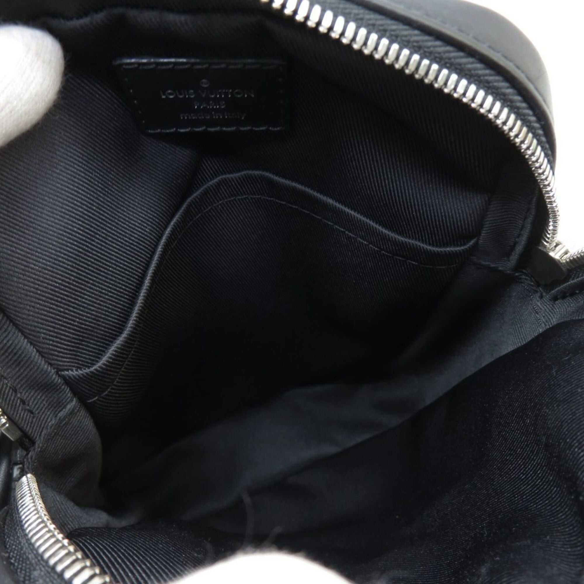 Louis Vuitton Noir Epi Leather Shoulder Bag (Pre-Owned)