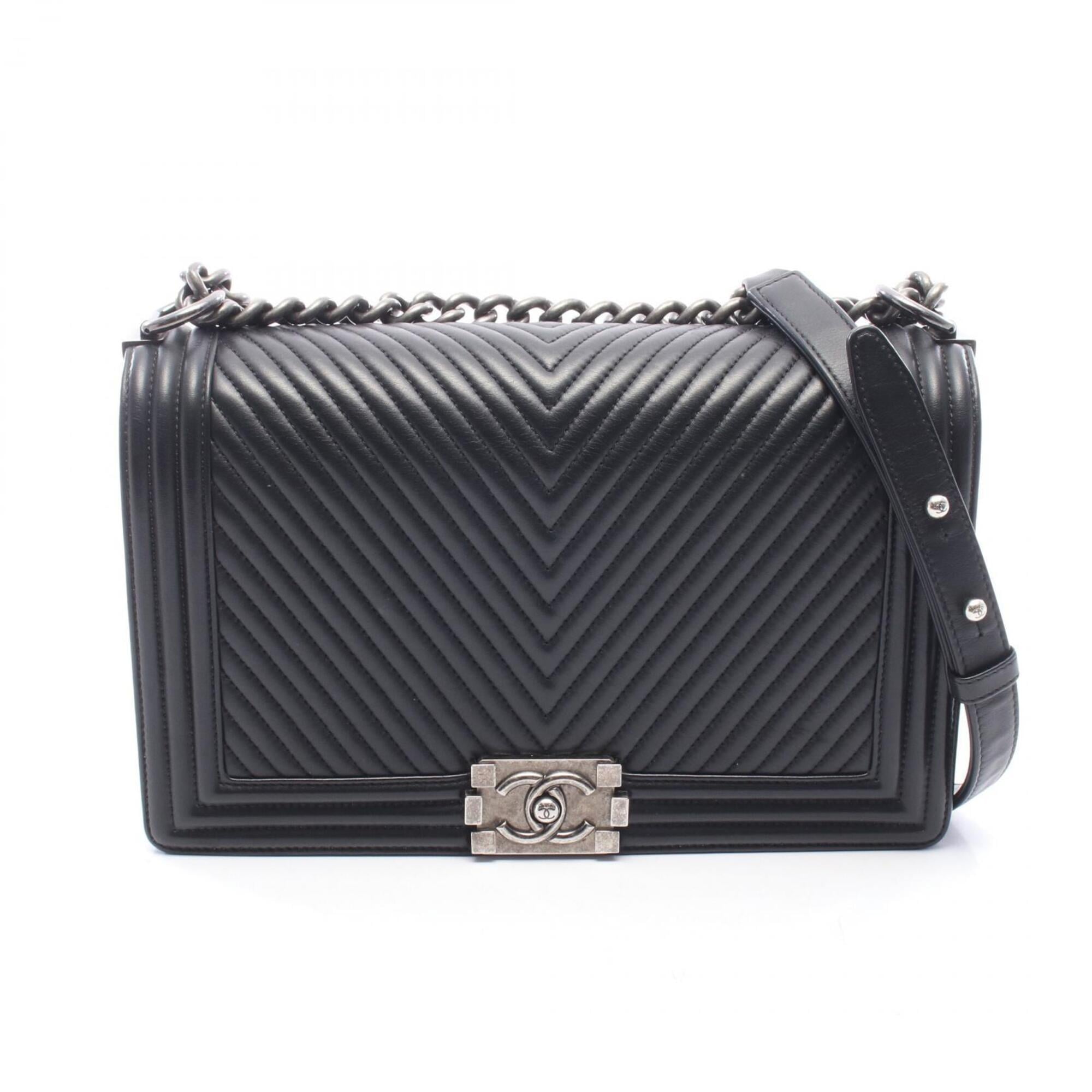 Chanel Black Leather Handbag Shoulder Bag (Pre-Owned)