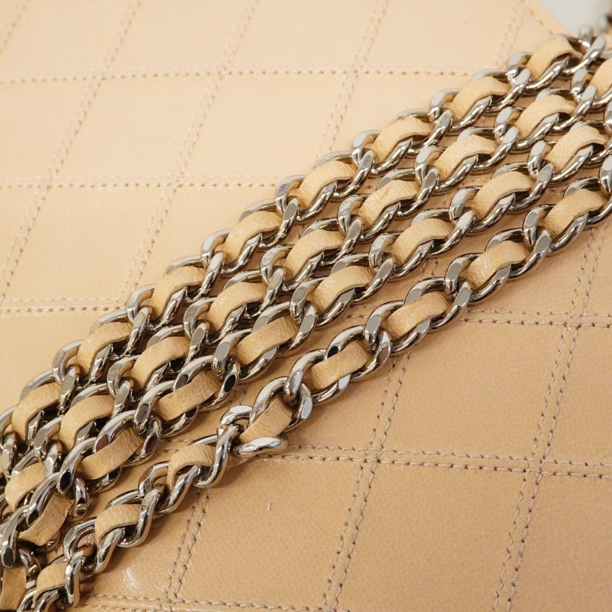 Chanel Beige Leather Chain/Shoulder Wallet (Pre-Owned)