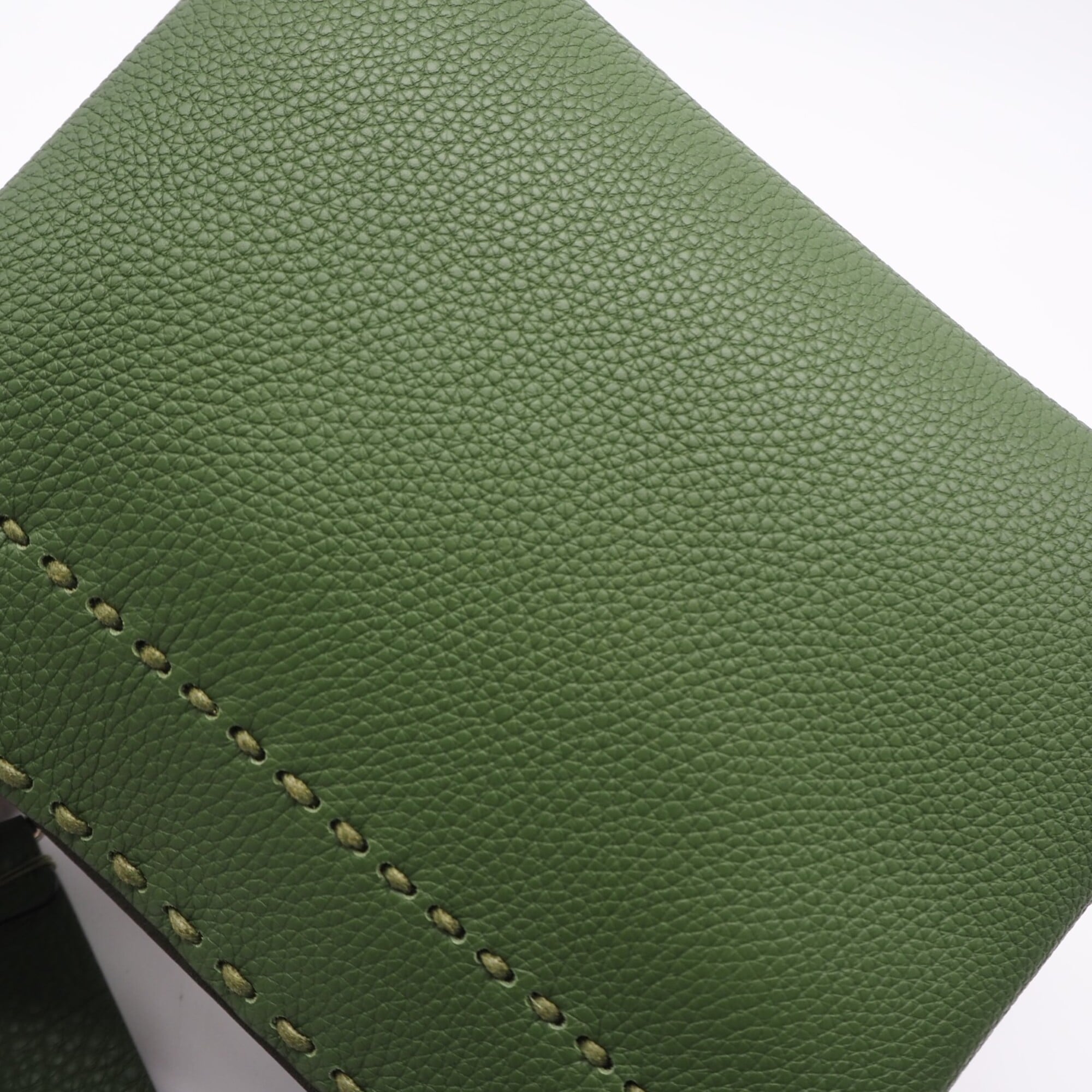 Fendi Selleria Green Leather Handbag (Pre-Owned)