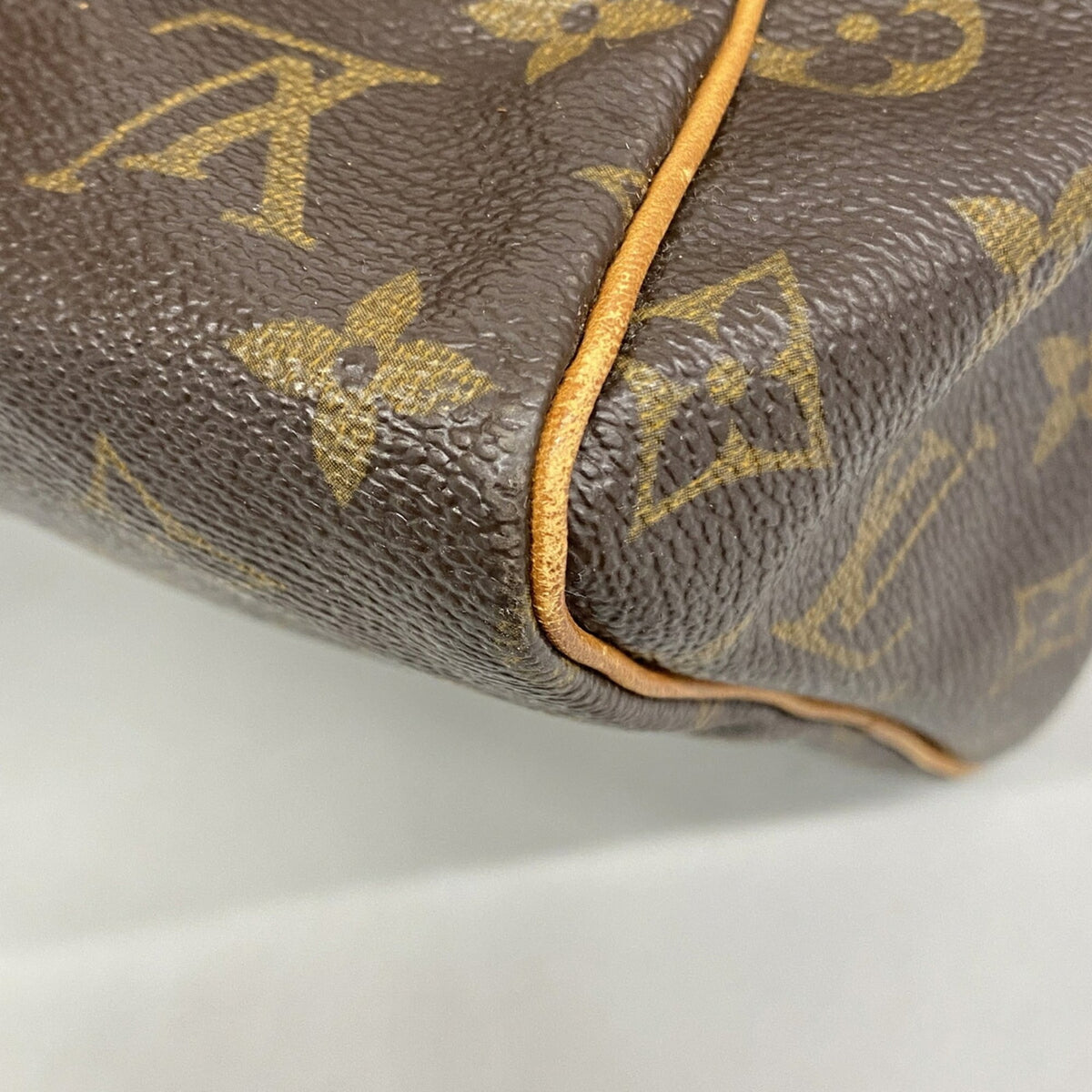 Louis Vuitton Brown Handbag (Pre-Owned)