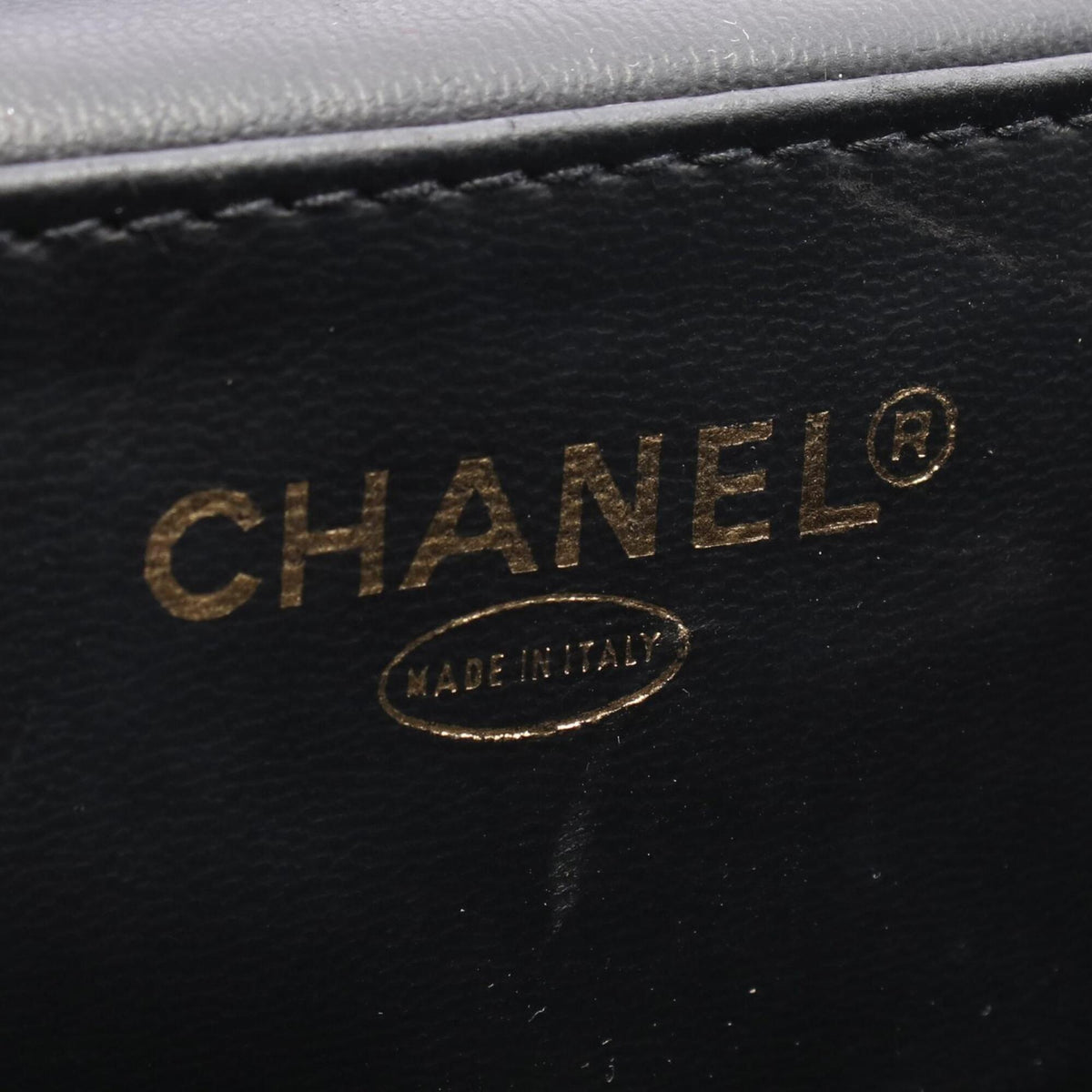 Chanel Black Grained Calfskin Handbag (Pre-Owned)