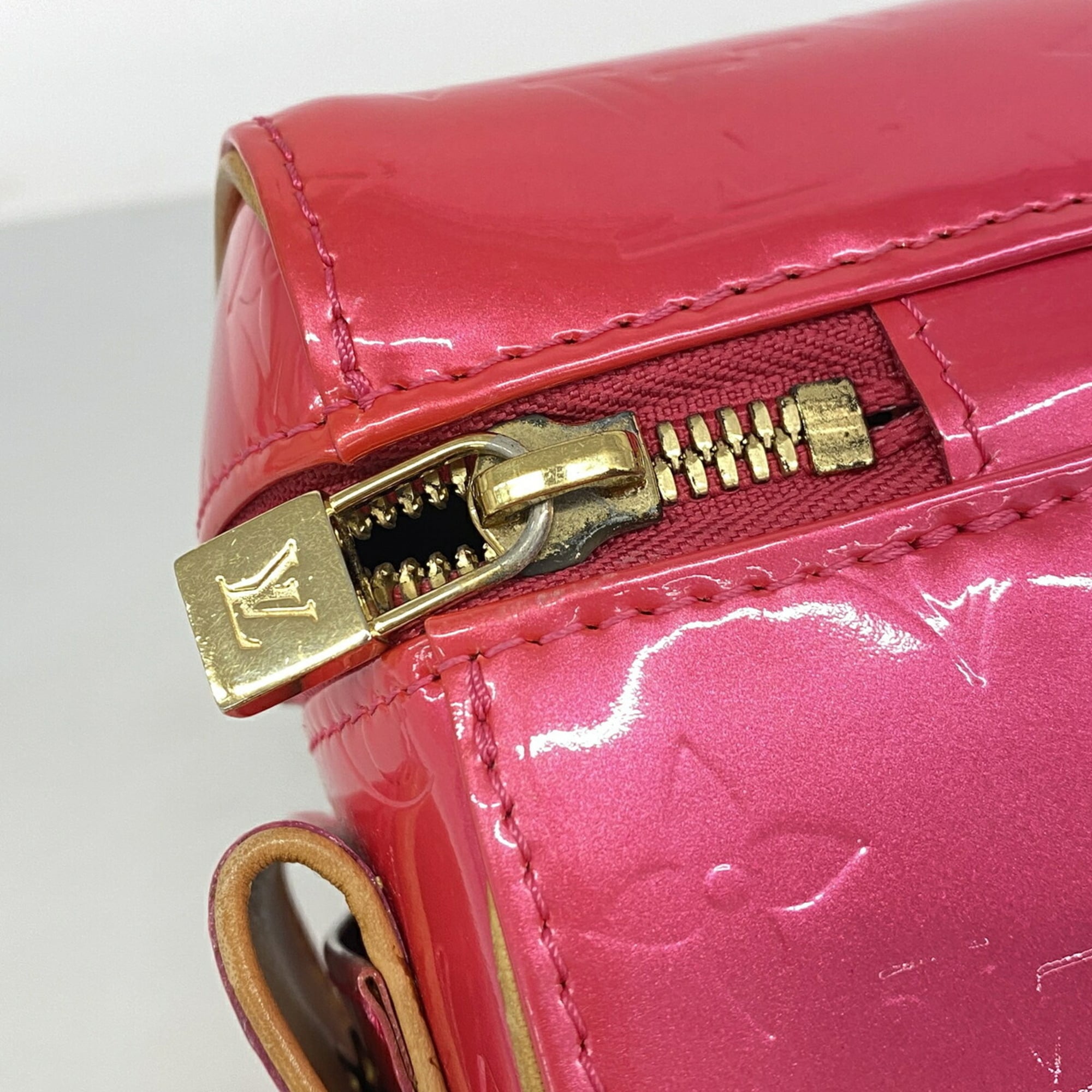 Louis Vuitton Fuchsia Pink Shoulder Bag (Pre-Owned)
