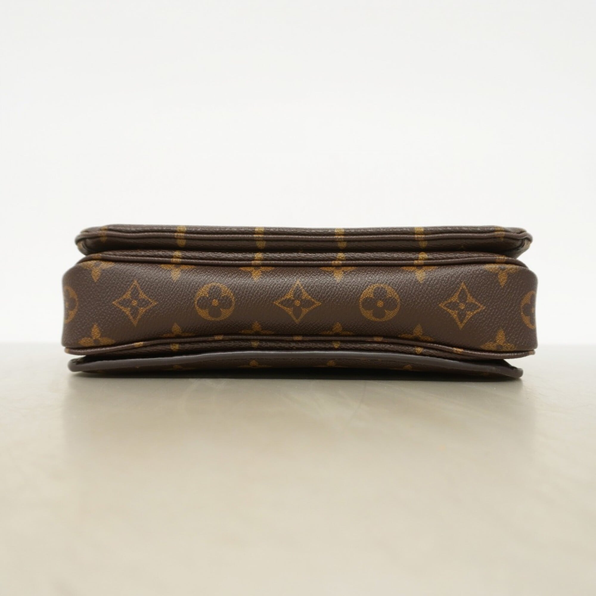 Louis Vuitton Brown Handbag (Pre-Owned)