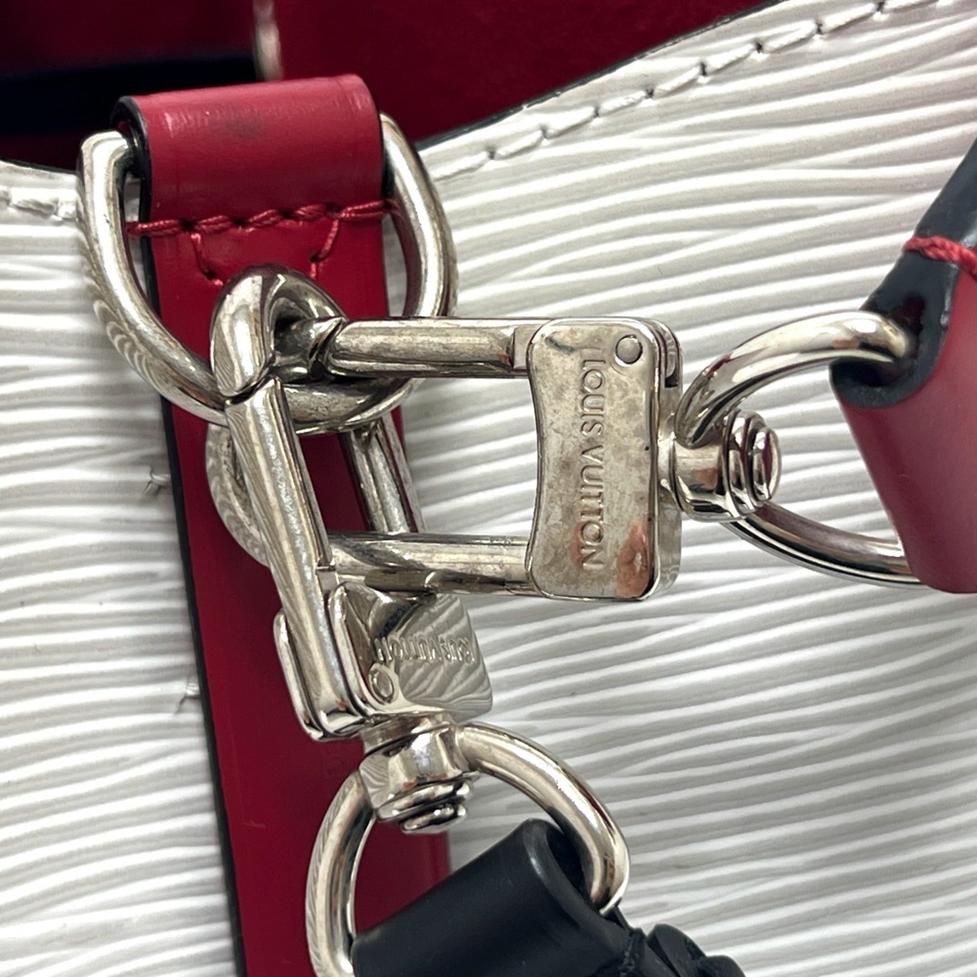 Louis Vuitton Black Red Color Tricolor White Epi Leather Shoulder Bag (Pre-Owned)