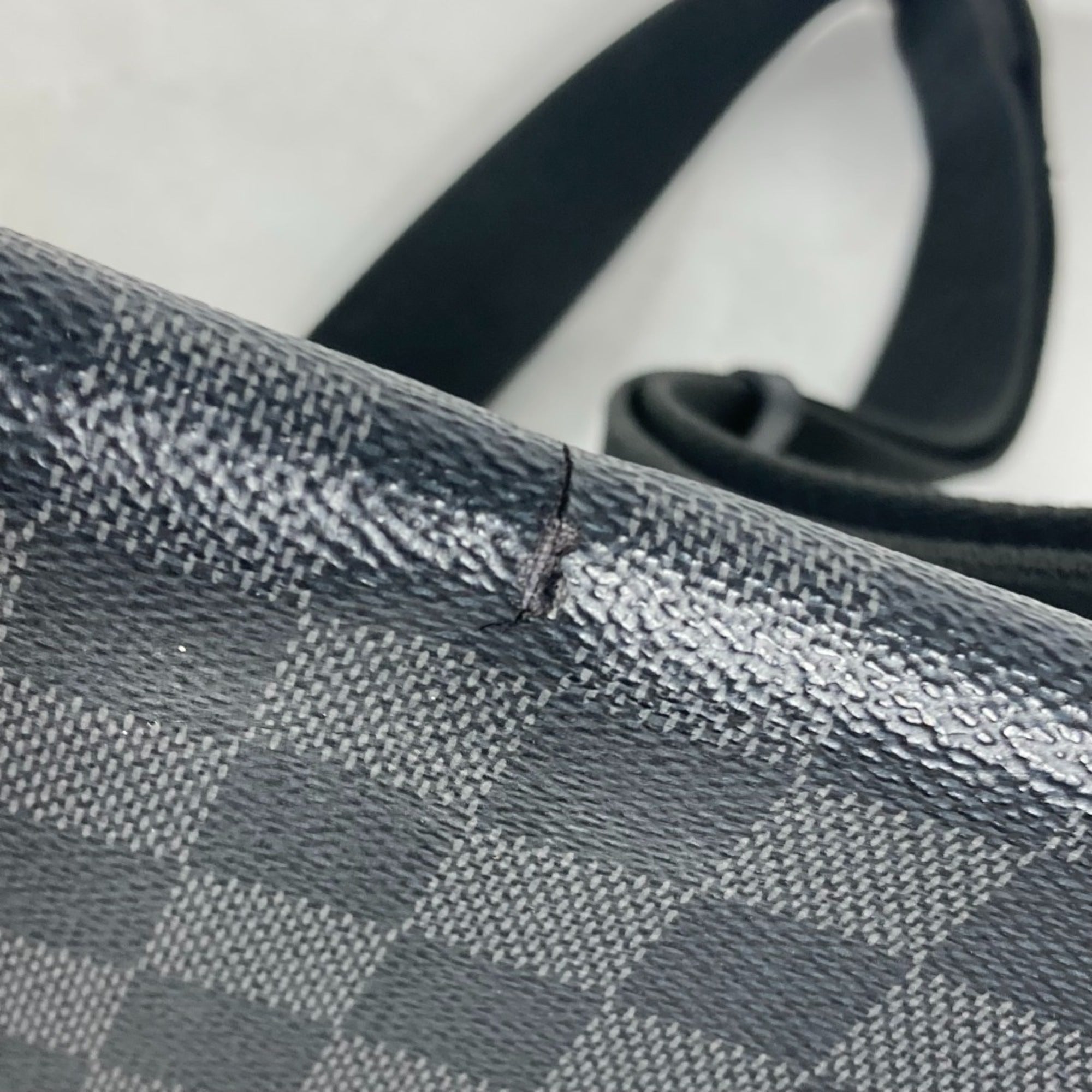 Louis Vuitton Black Damier Graphite Shoulder Bag (Pre-Owned)