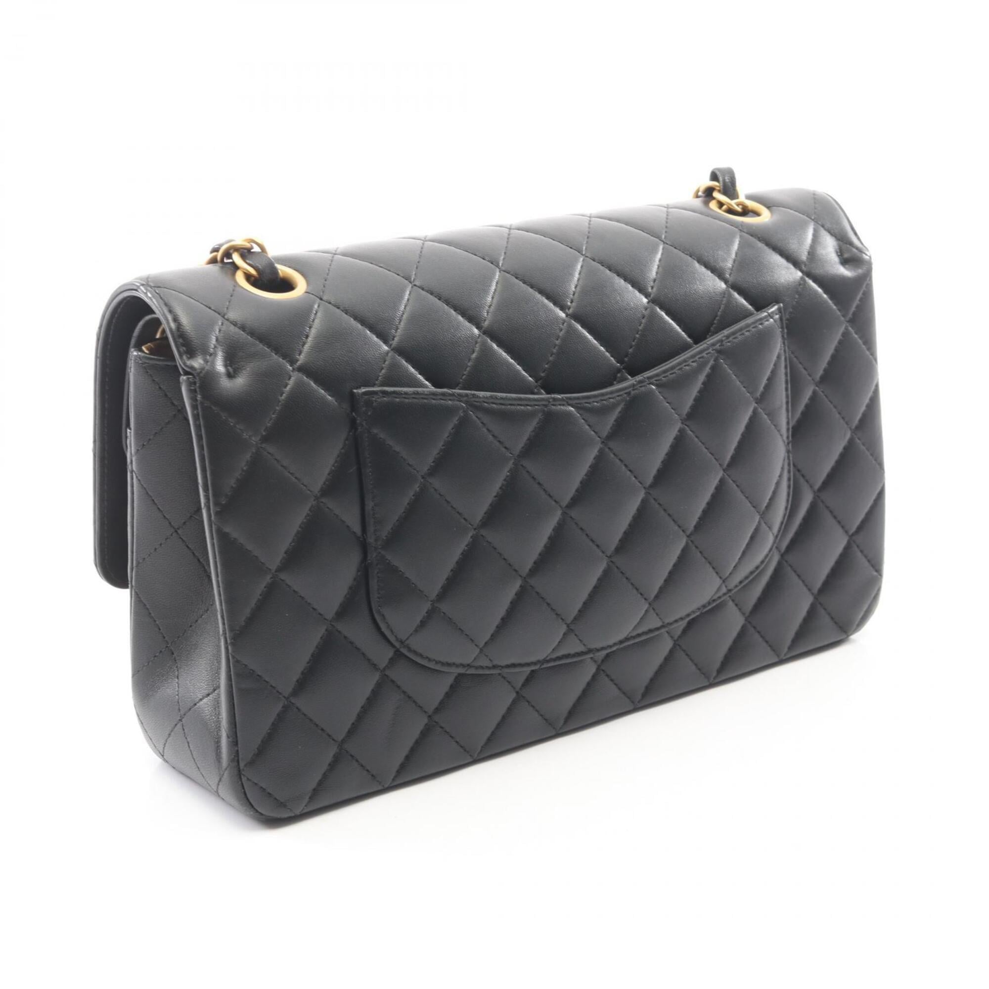 Chanel Matelasse Black Leather Shoulder Bag (Pre-Owned)