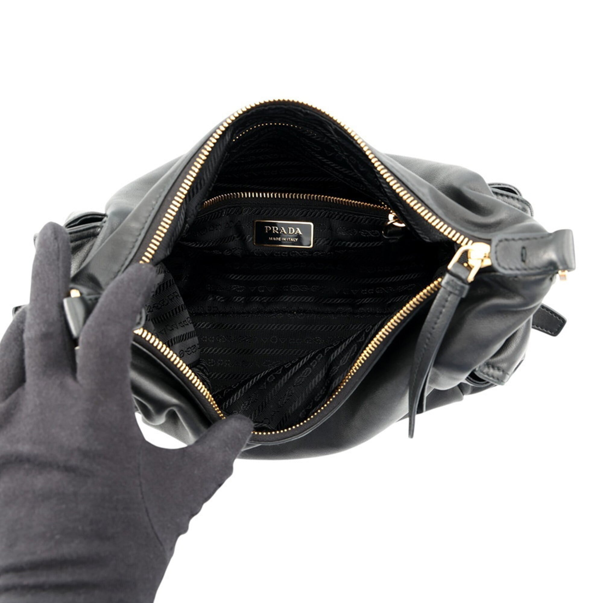 Prada Black Leather Handbag Shoulder Bag (Pre-Owned)