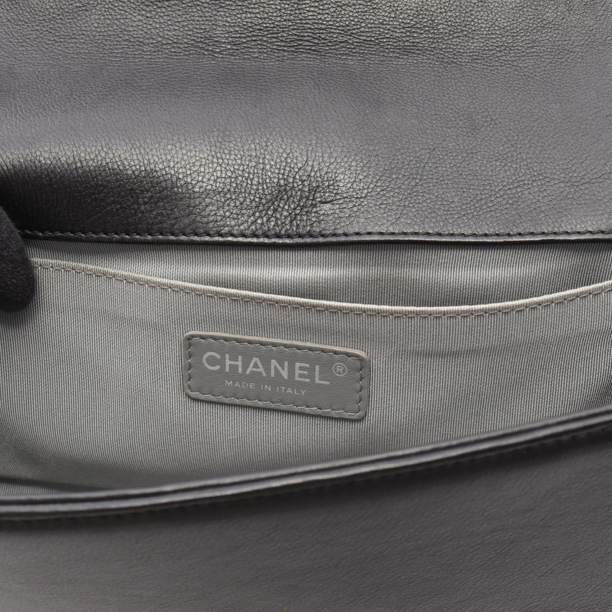Chanel Black Leather Handbag Shoulder Bag (Pre-Owned)