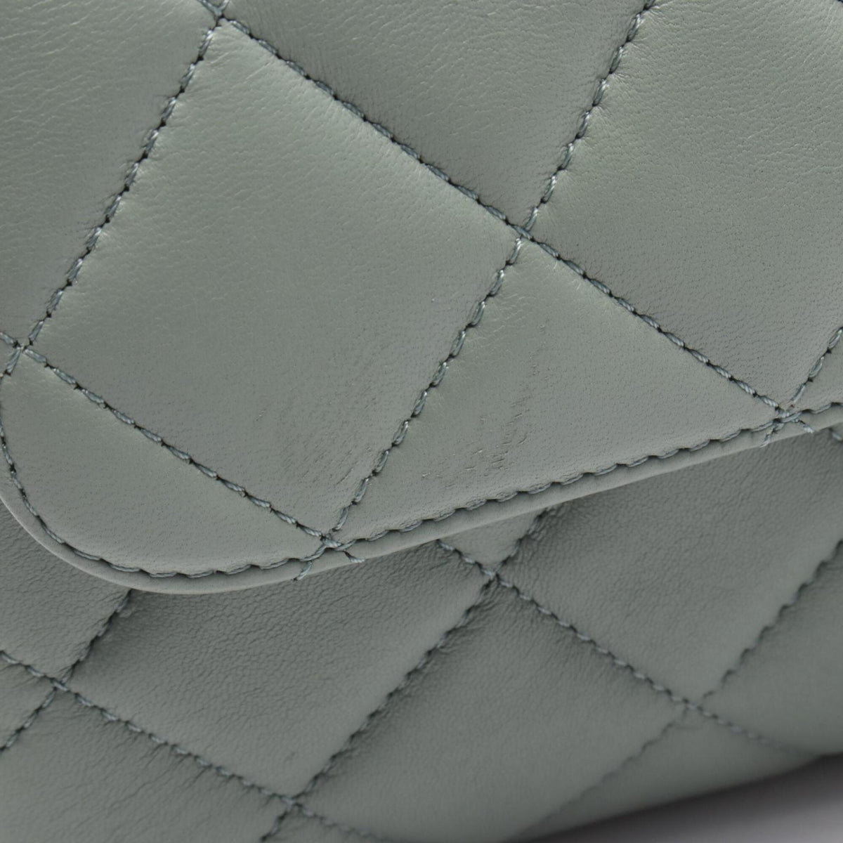 Chanel Green Leather Handbag Shoulder Bag (Pre-Owned)