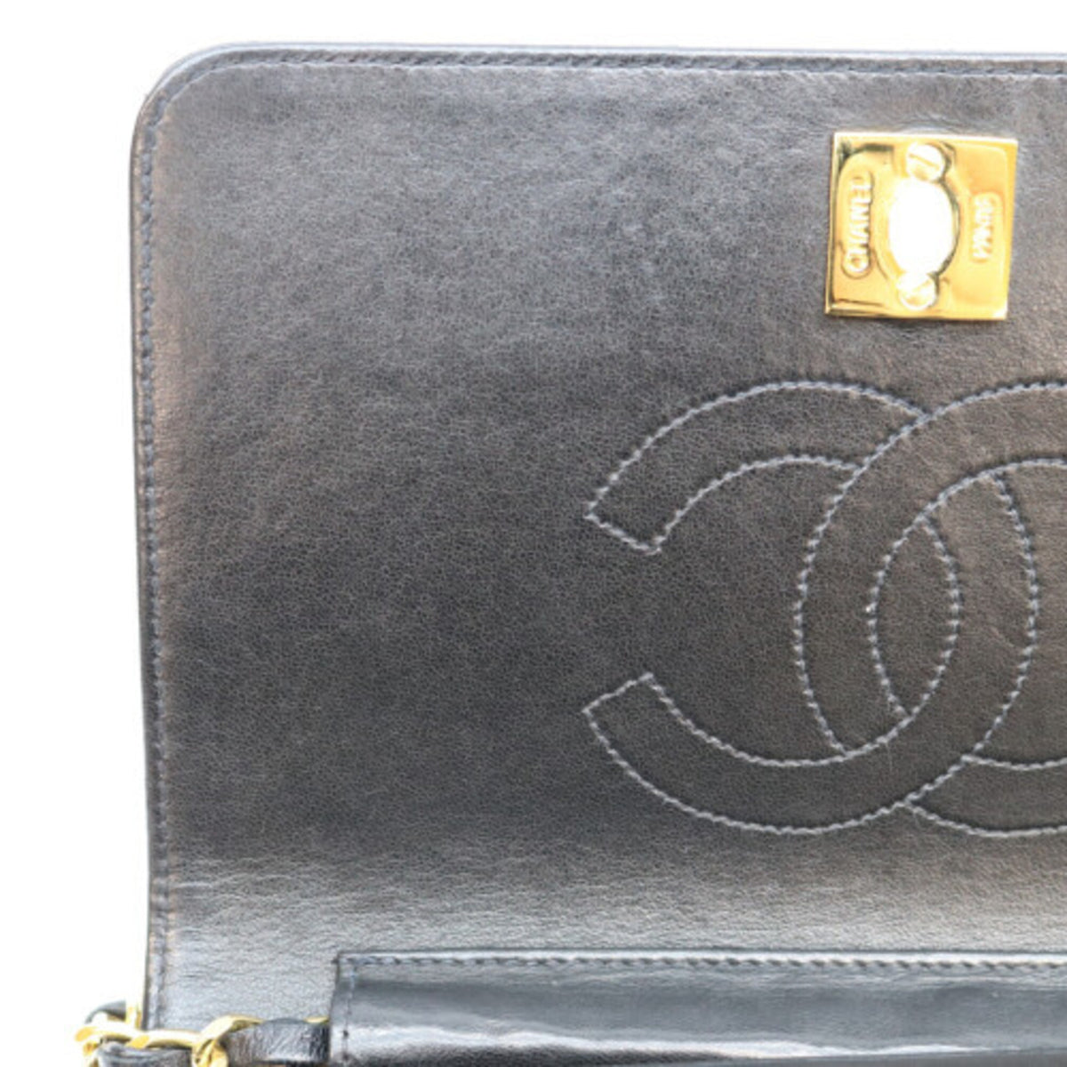 Chanel Black Leather Shoulder Bag (Pre-Owned)