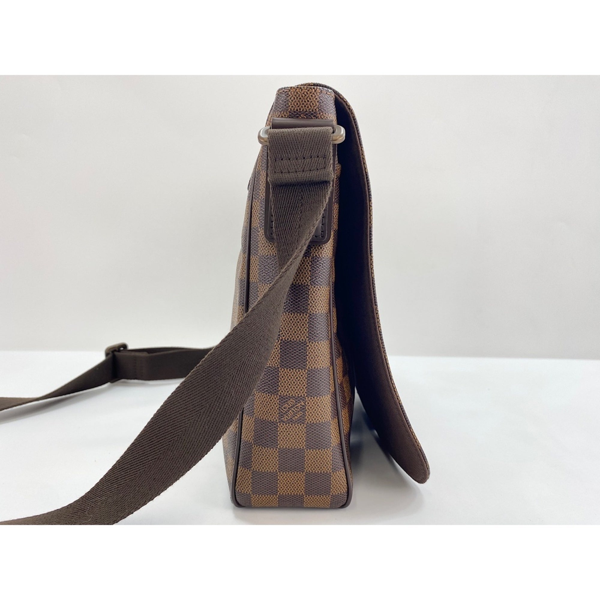 Louis Vuitton Brown Shoulder Bag (Pre-Owned)