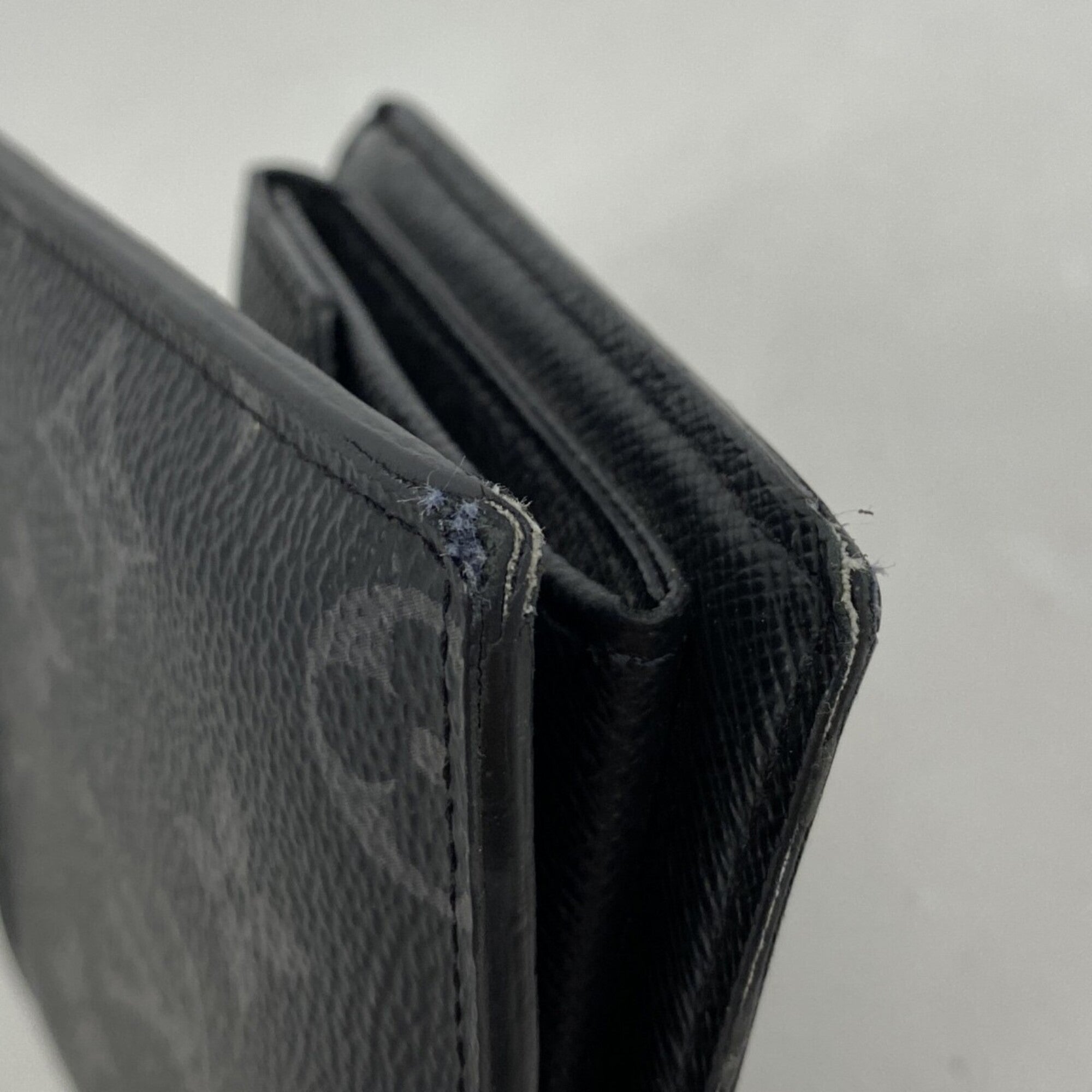 Louis Vuitton Black Wallet (Bi-Fold) (Pre-Owned)