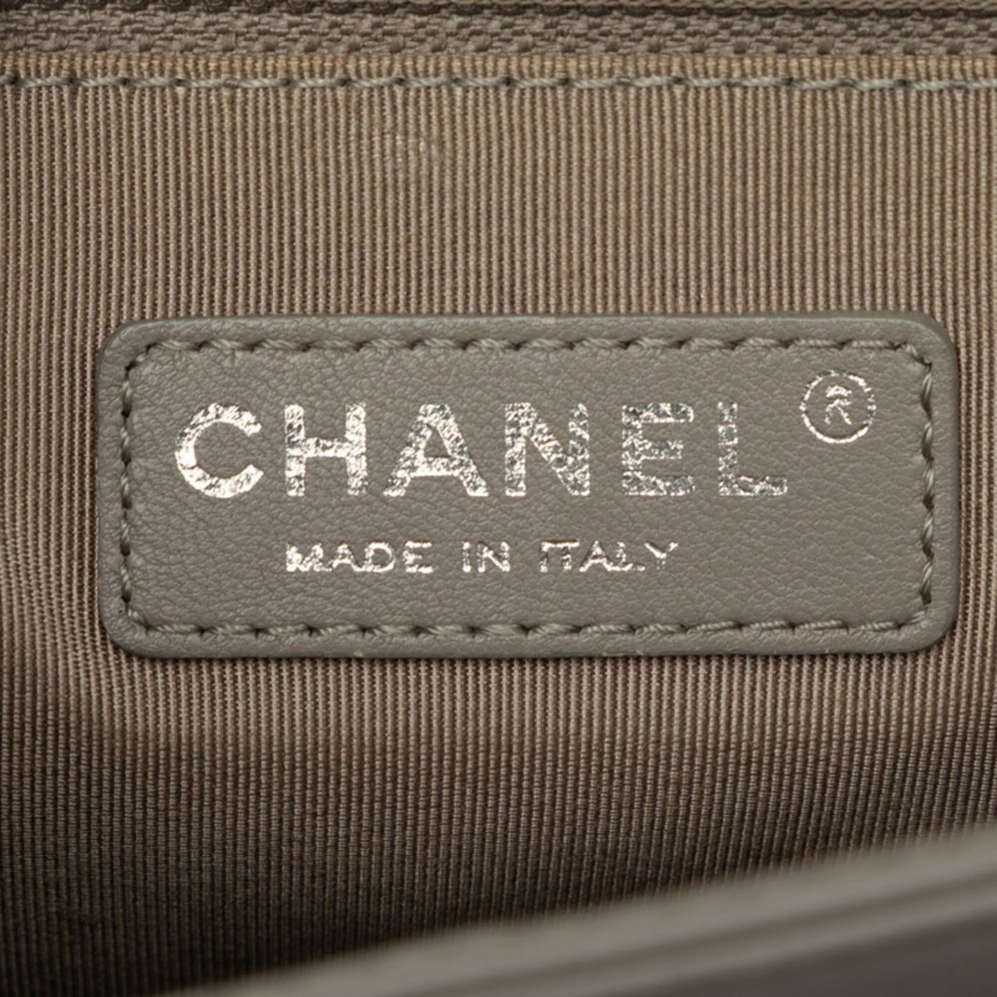 Chanel Gray Beige Shoulder Bag (Pre-Owned)