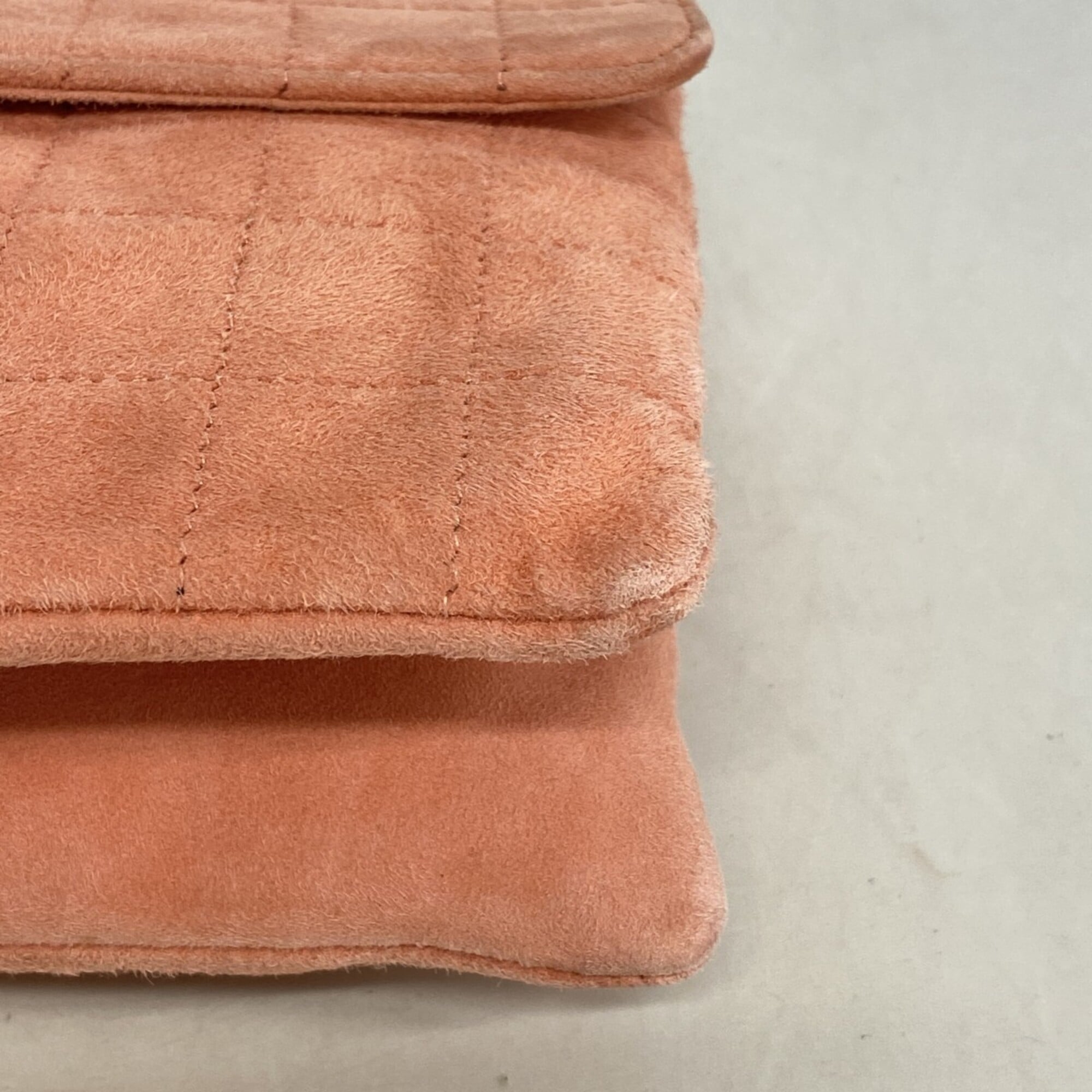 Chanel Pink Suede Shoulder Bag (Pre-Owned)