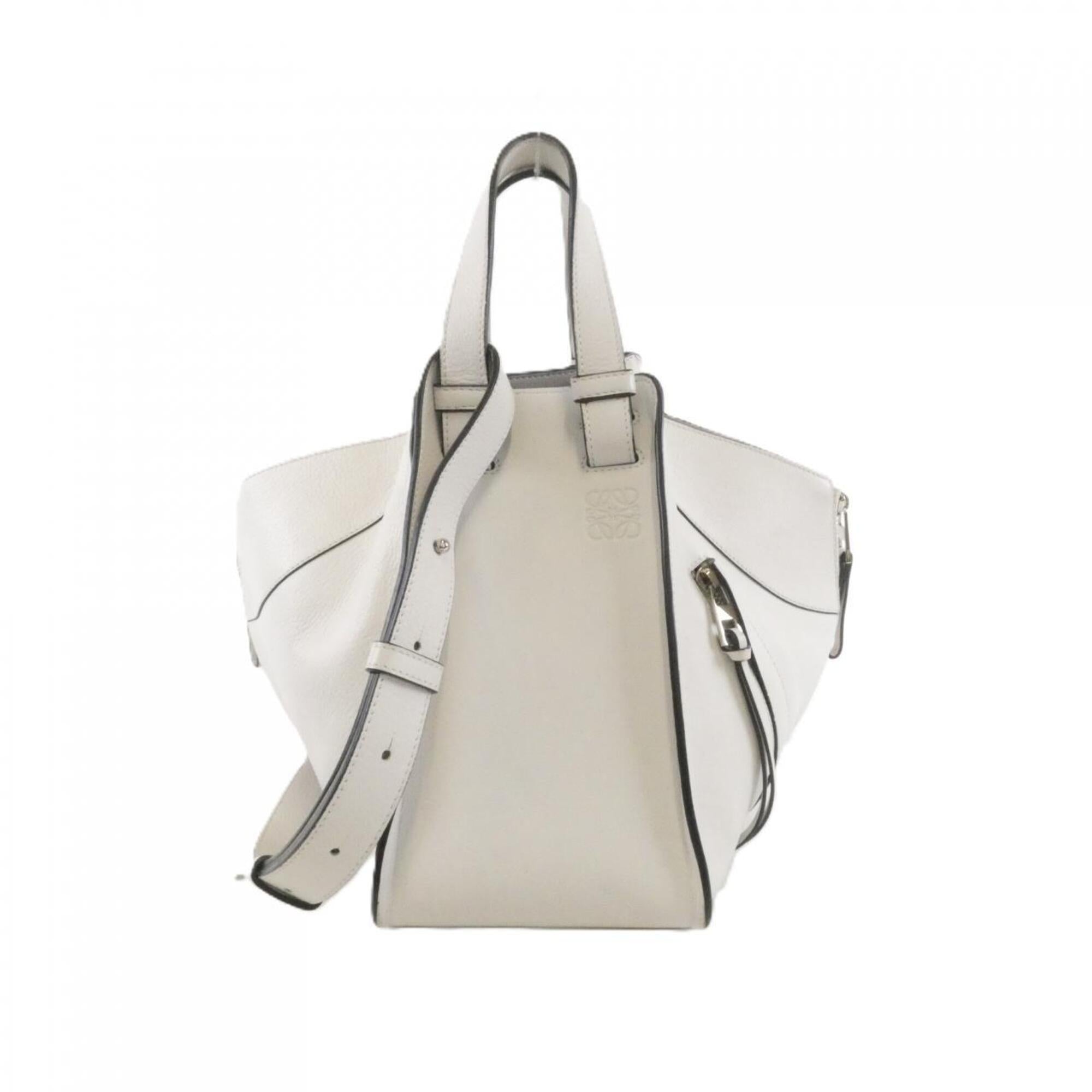 Loewe White Leather Shoulder Bag (Pre-Owned)