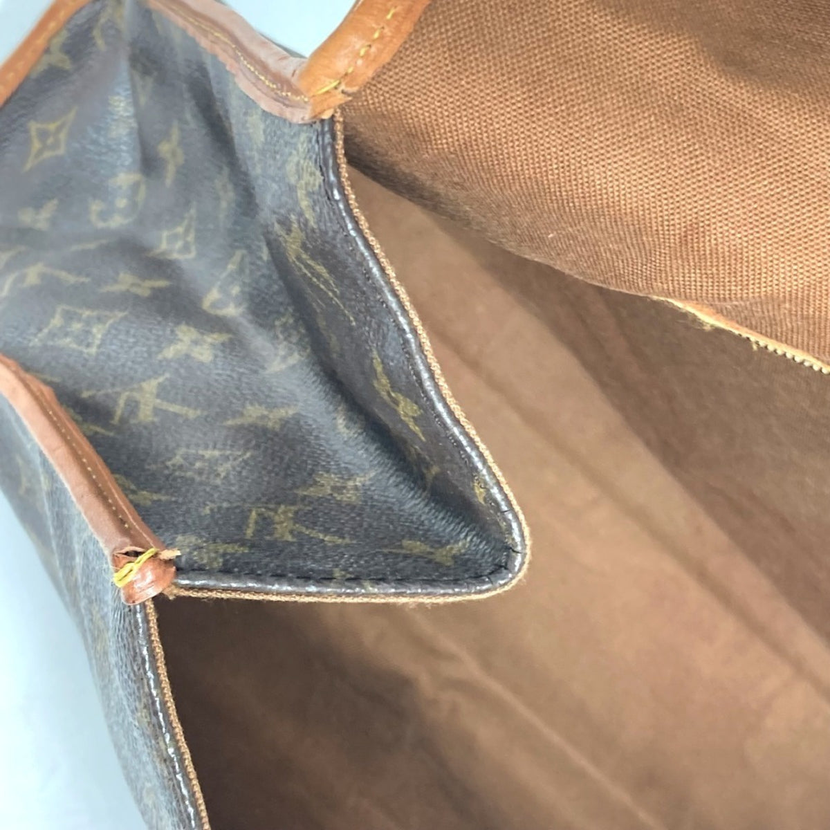 Louis Vuitton Brown Monogram Canvas Handbag Shoulder Bag (Pre-Owned)