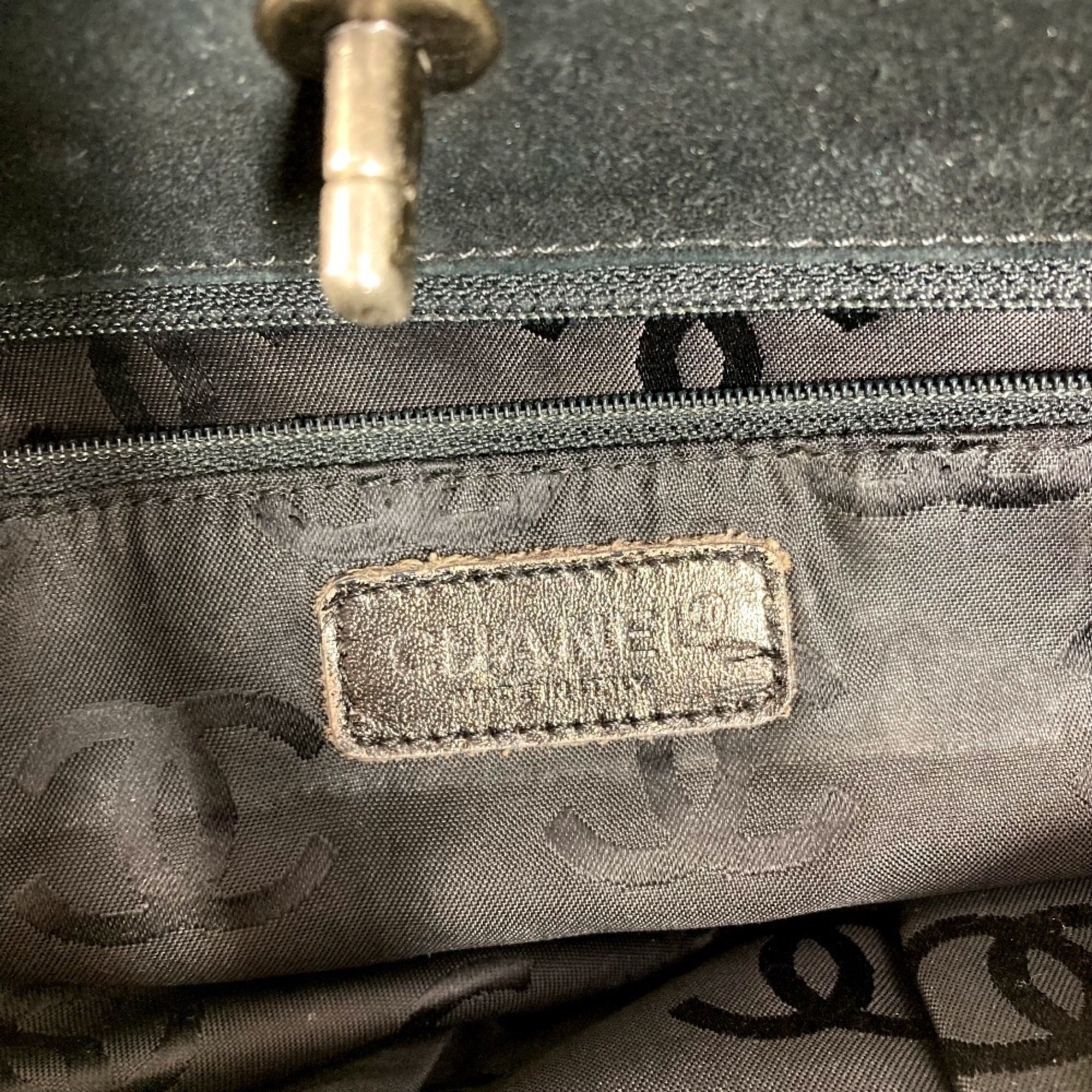 Chanel Black Suede Shoulder Bag Tote Bag (Pre-Owned)