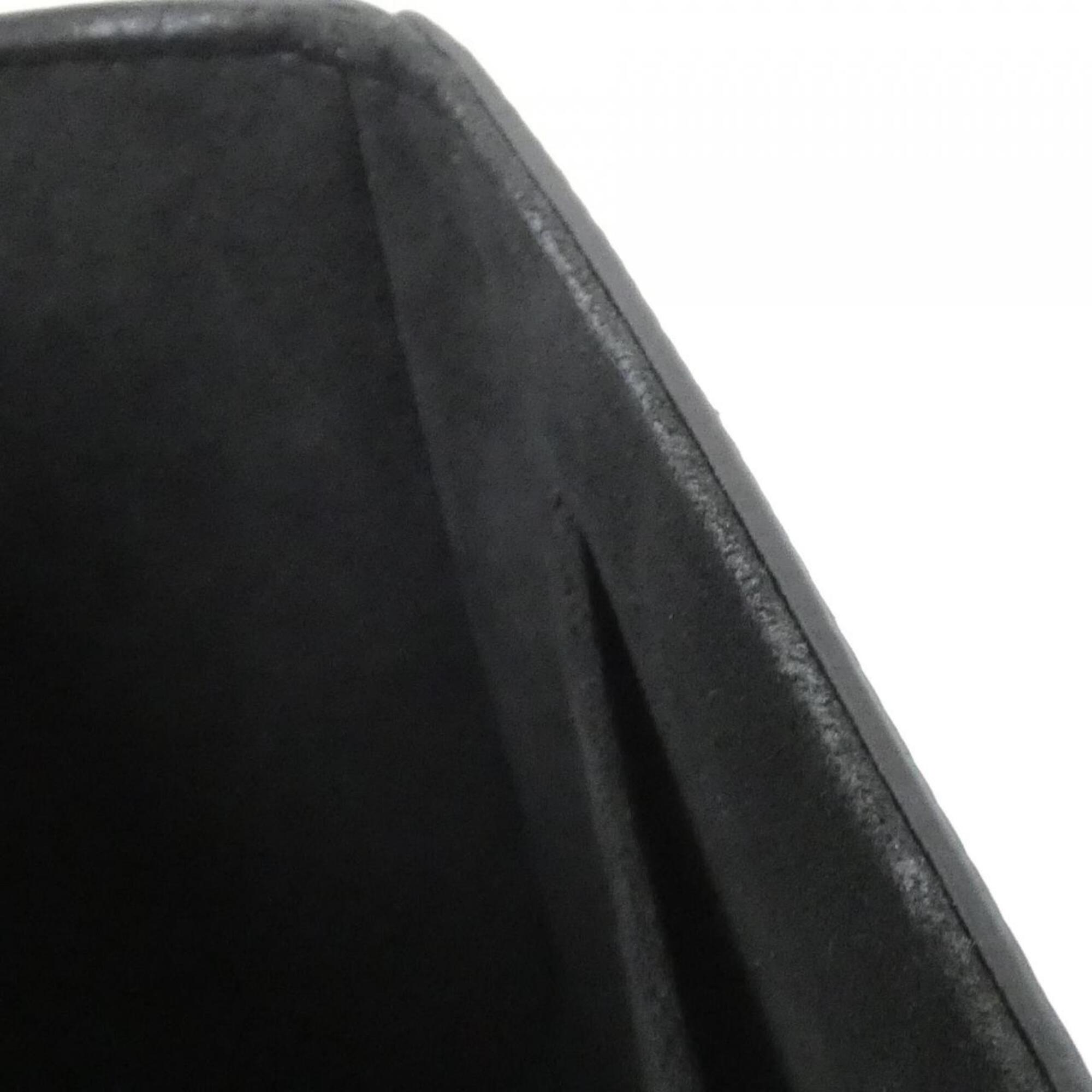 Louis Vuitton Black Leather Shoulder Bag (Pre-Owned)