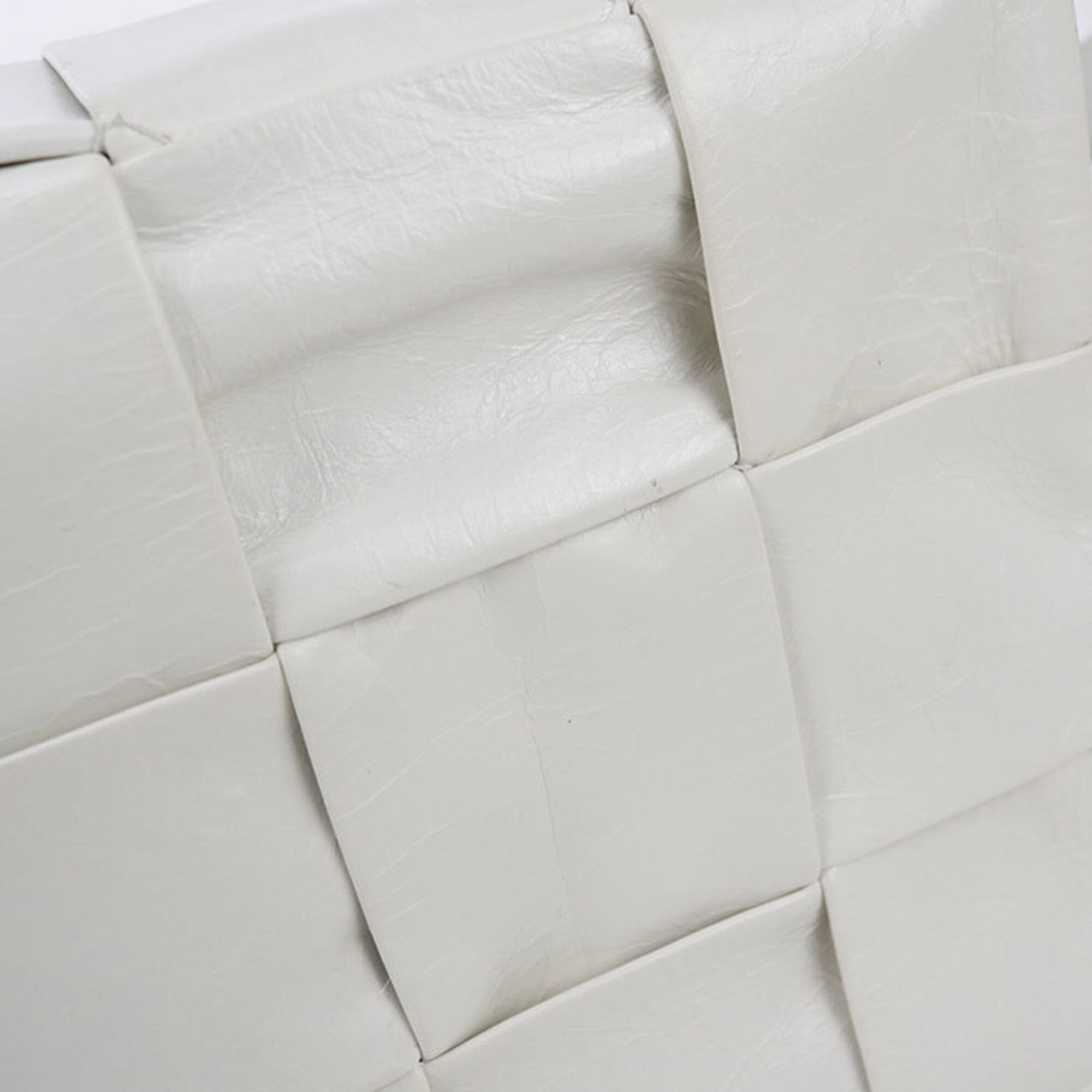 Bottega Veneta White Leather Shoulder Bag (Pre-Owned)