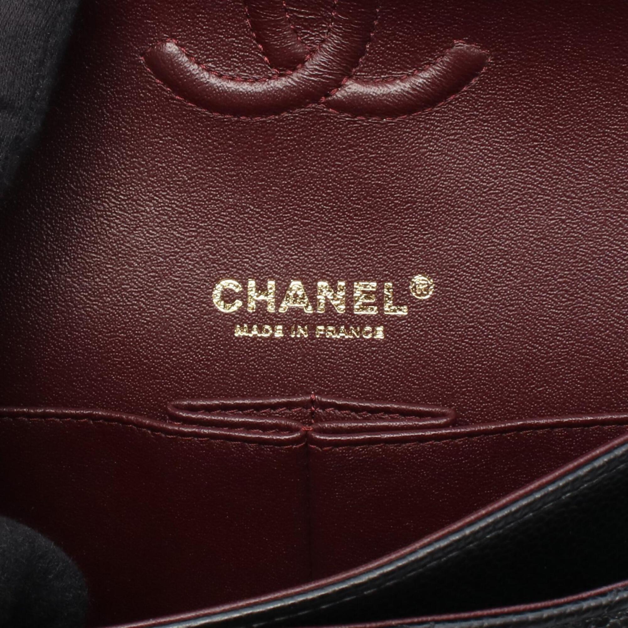 Chanel Black Leather Handbag Shoulder Bag (Pre-Owned)