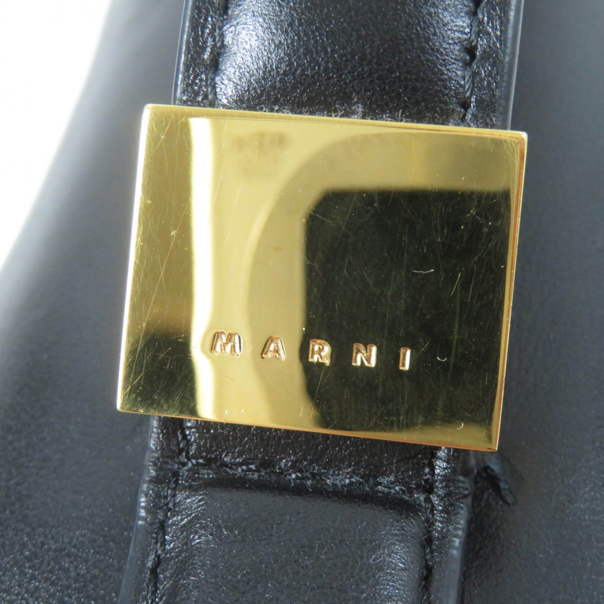 Marni Black Leather Shoulder Bag (Pre-Owned)