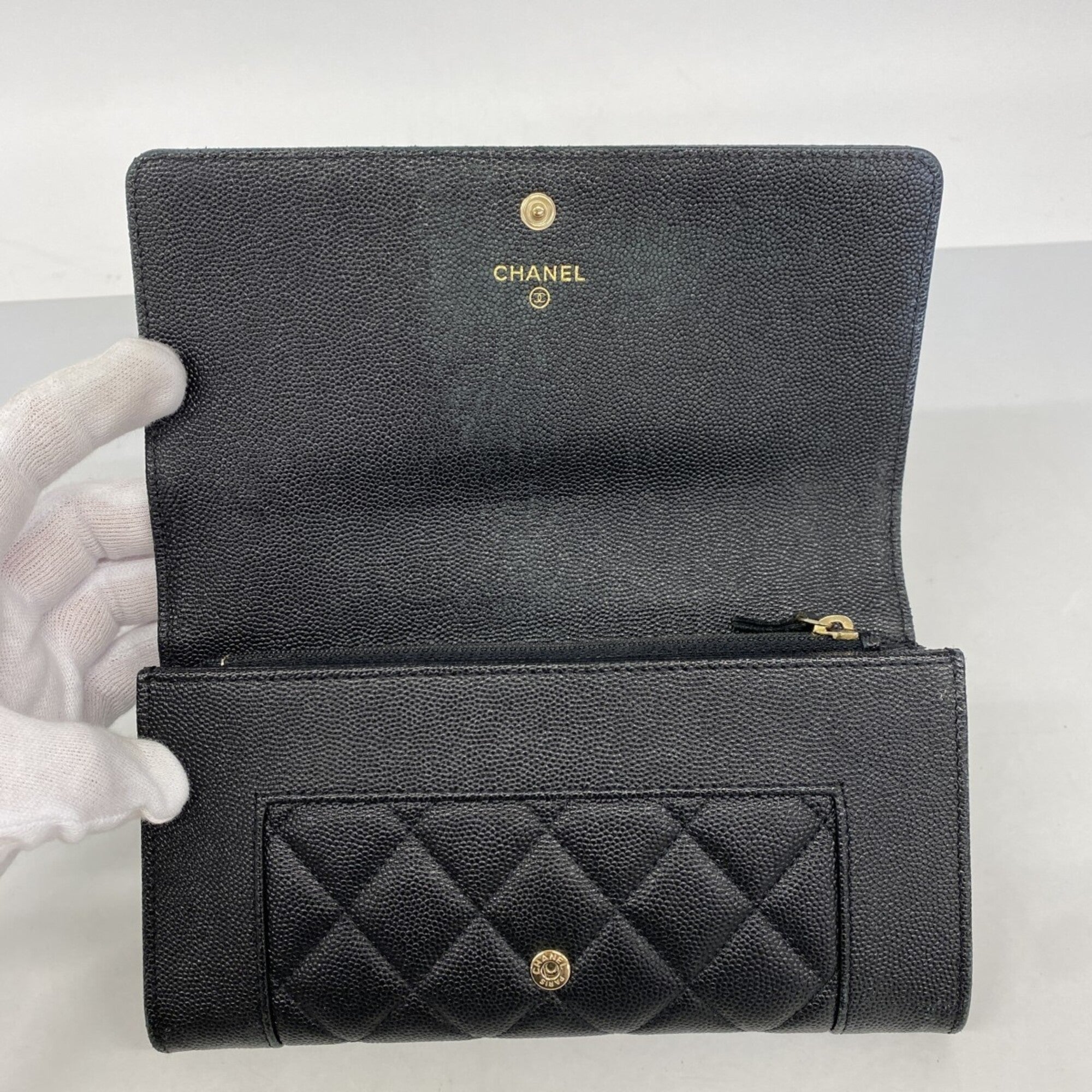Chanel Black Grained Calfskin Long Wallet (Bi-Fold) (Pre-Owned)